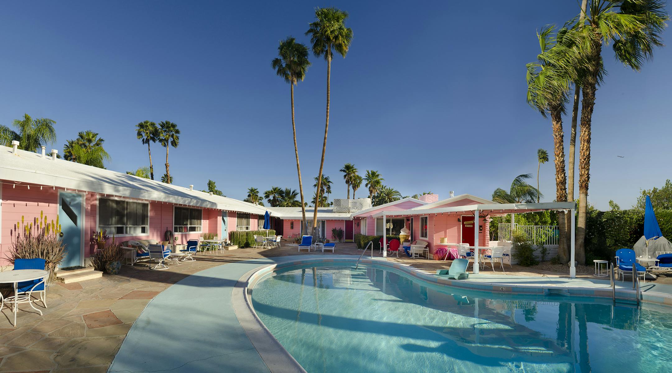 Ruby Montana's 1950's vintage and very pink Coral Sands Inn, a kitsch-themed motel in Palm Springs, California, USA. ©Rich Frishman ALL RIGHTS RESERVED
