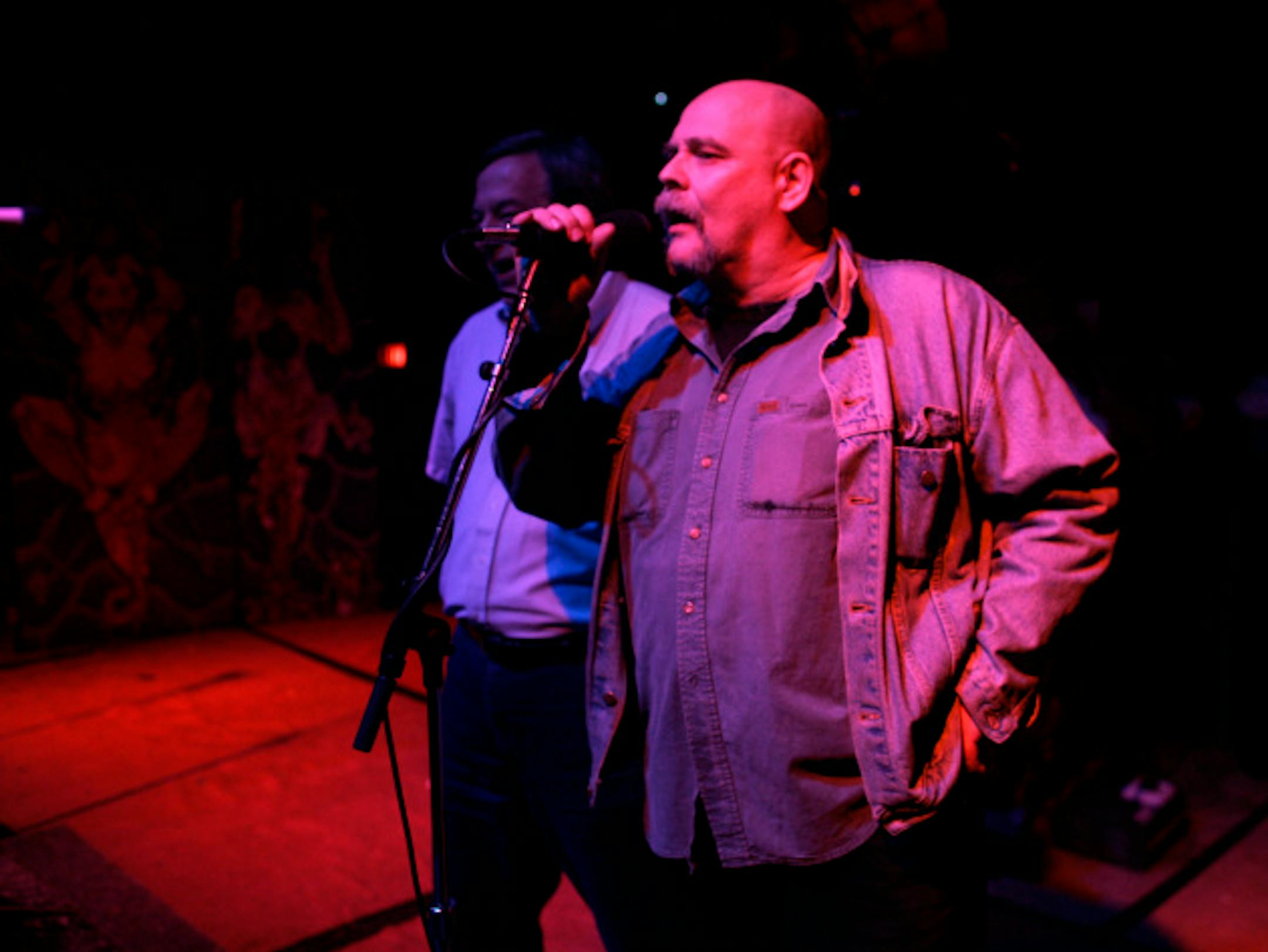 Steve McClellan thanking the crowd the night First Avenue reopened after a three-week closure in November 2004. / Jeff Wheeler, Star Tribune