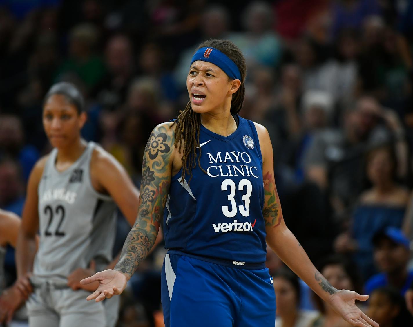 Lynx guard Seimone Augustus