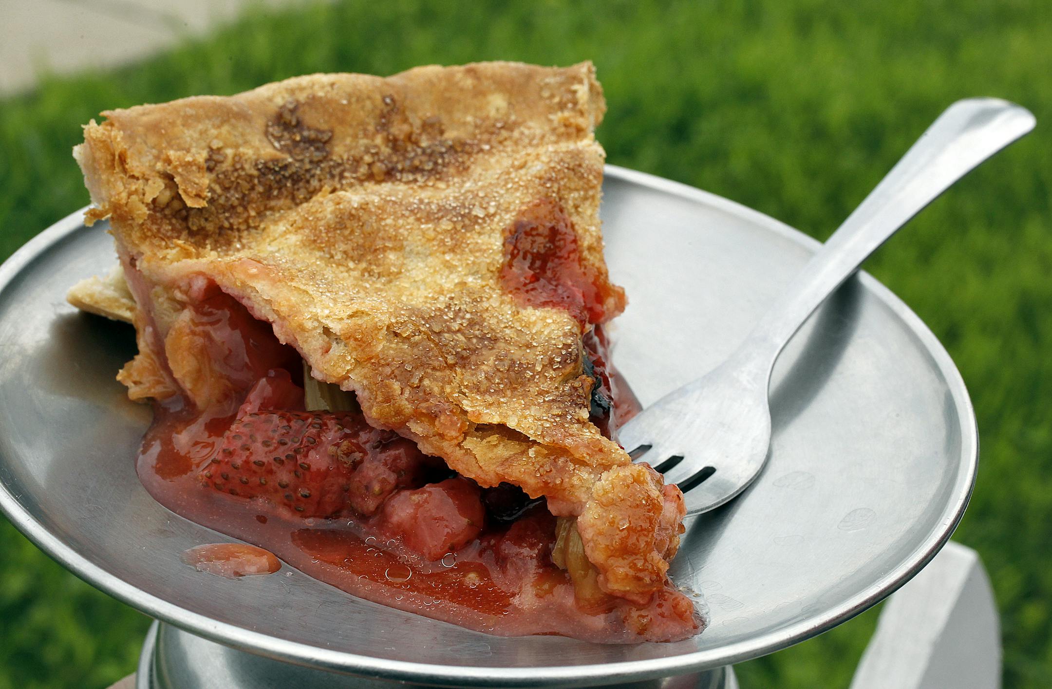The Southeast of Minnesota is a taste extra by Rick Nelson stopping at least 25 places along his path. Owner Julie Elwell of the Homemade Cafe, show her cooking style with her Strawberry rubarb pie. ] TOM WALLACE &#x201a;&#xc4;&#xa2; twallace@startribune.com __Assignments #20018615A_ June 27, 2011_ SLUG: rn0707_ EXTRA INFORMATION ORG XMIT: MIN2013101616274465