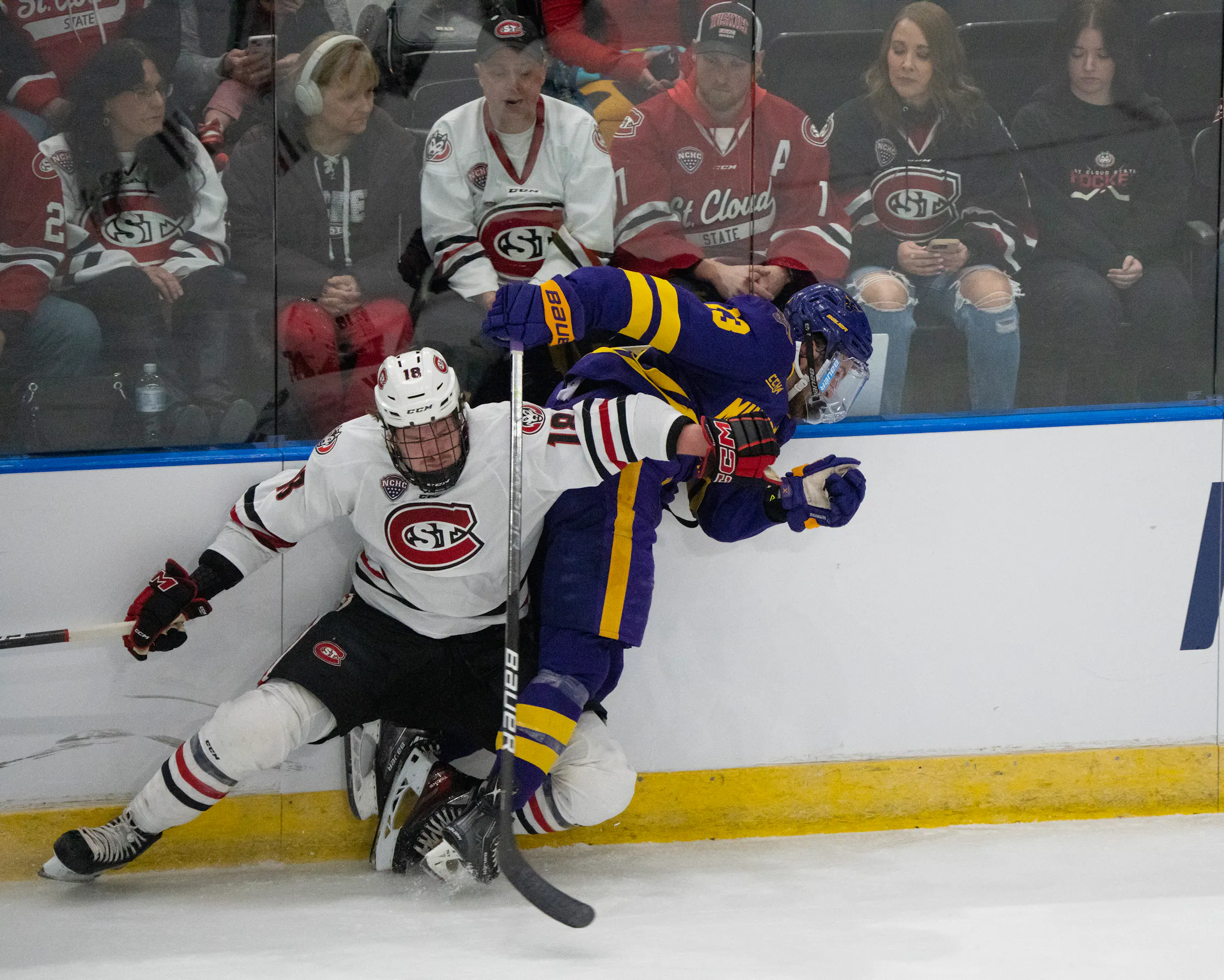 St. Cloud State overcomes slow start, shuts out Minnesota State Mankato ...