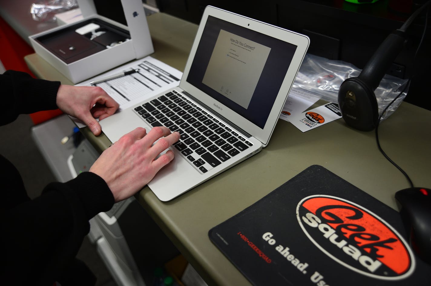 Best Buy is restructuring some of its Geek Squad workforce. (RICHARD SENNOTT/Star Tribune file photo)