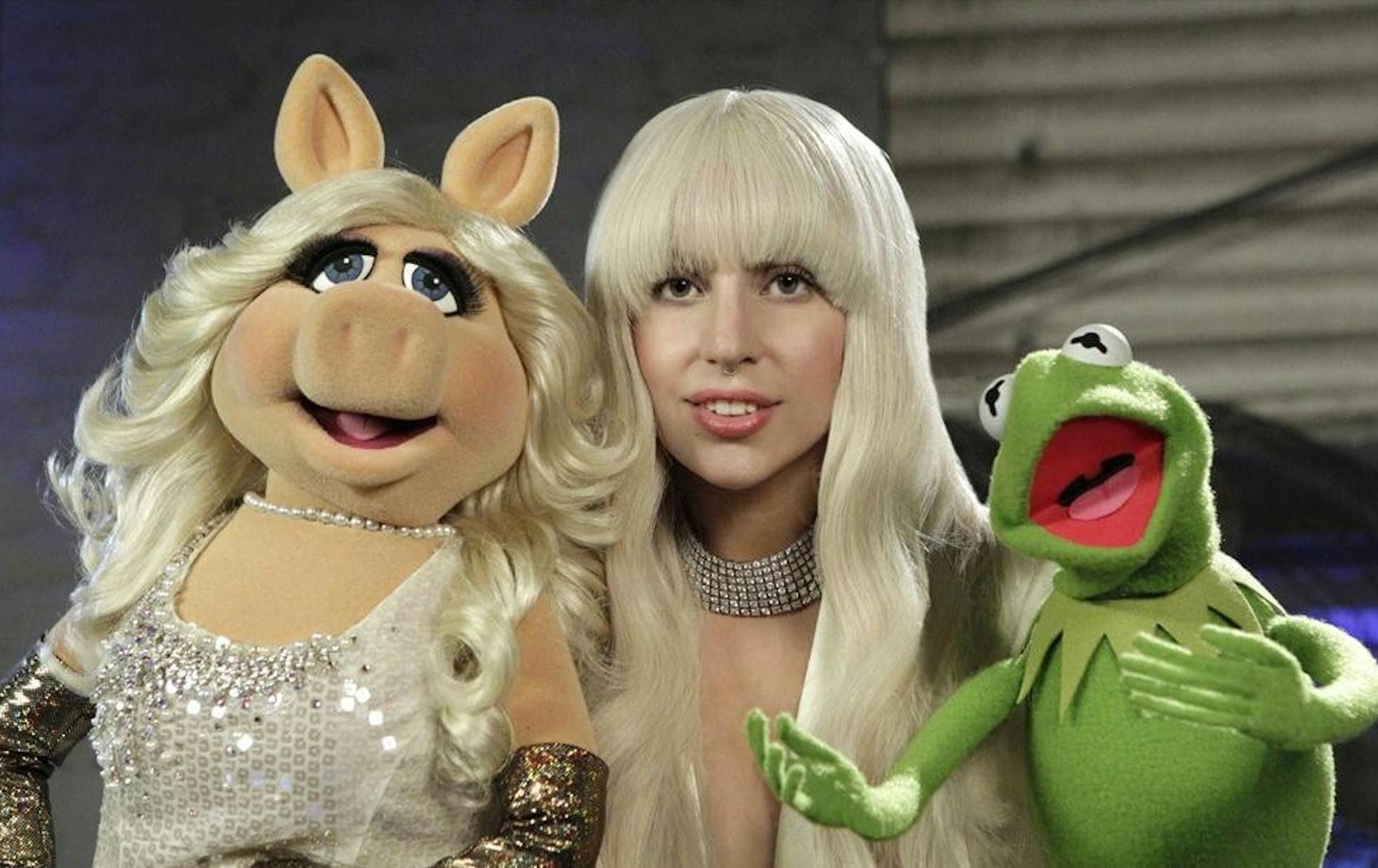 LADY GAGA & THE MUPPETS' HOLIDAY SPECTACULAR - On Thanksgiving night, THURSDAY, NOV. 28 (9:30-11:00pm, ET), the ABC Television Network will air a 90-minute special, "Lady Gaga & the Muppets' Holiday Spectacular," an avant-garde twist on the classic holiday variety show as Lady Gaga goes backstage with The Muppets, making a performance dream come true for the multi-platinum singer songwriter when they combine forces to sing holiday favorites and Lady Gaga hits. (ABC/ Rick Rowell) MISS PIGGY, LADY