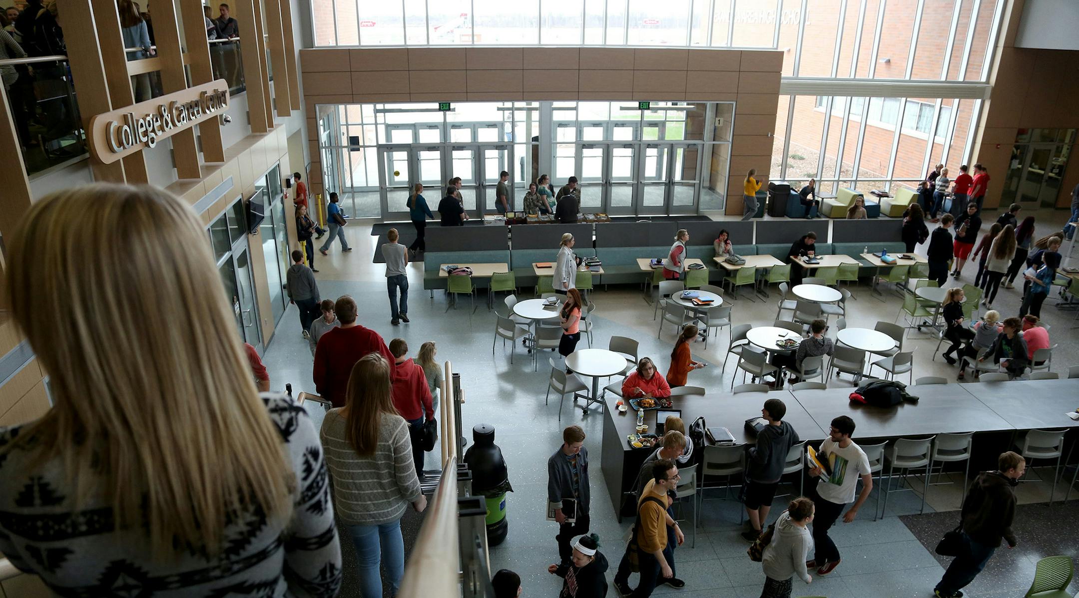 Students head to the next class of to lunch in the common area of Alexandria Area High School. ] (KYNDELL HARKNESS/STAR TRIBUNE) kyndell.harkness@startribune.com At Alexandria Area High School in Alexandria Min., Tuesday, April 21, 2015. ORG XMIT: MIN1504231904260459