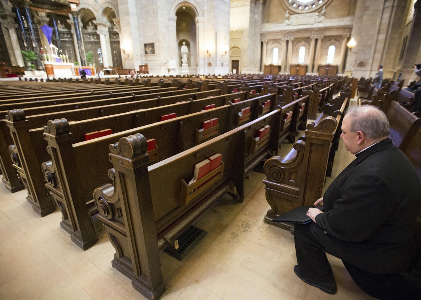 Archbishop Bernard Hebda takes a moment of prayer after a news conference at St. Paul Cathedral after being appointed as Archbishop of the archdiocese of St. Paul and Minneapolis. ] (Leila Navidi/Star Tribune) leila.navidi@startribune.com BACKGROUND INFORMATION: Thursday, March 24, 2016.