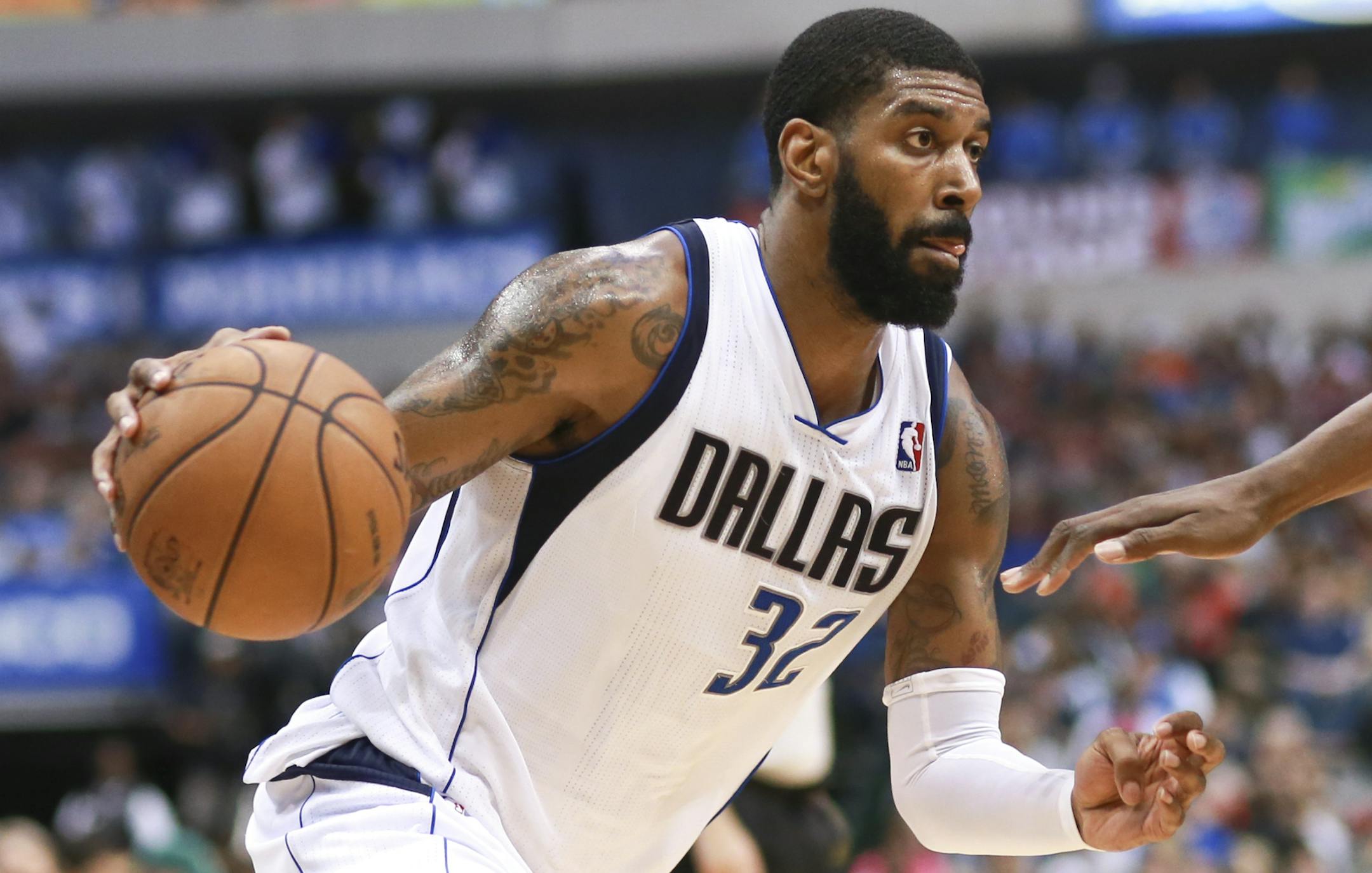 Dallas Mavericks shooting guard O.J. Mayo (32) drives on the Chicago Bulls during an NBA basketball game Saturday, March 30, 2013 in Dallas. Dallas defeated Chicago 100-98. (AP Photo/Michael Mulvey) ORG XMIT: NYEOTK