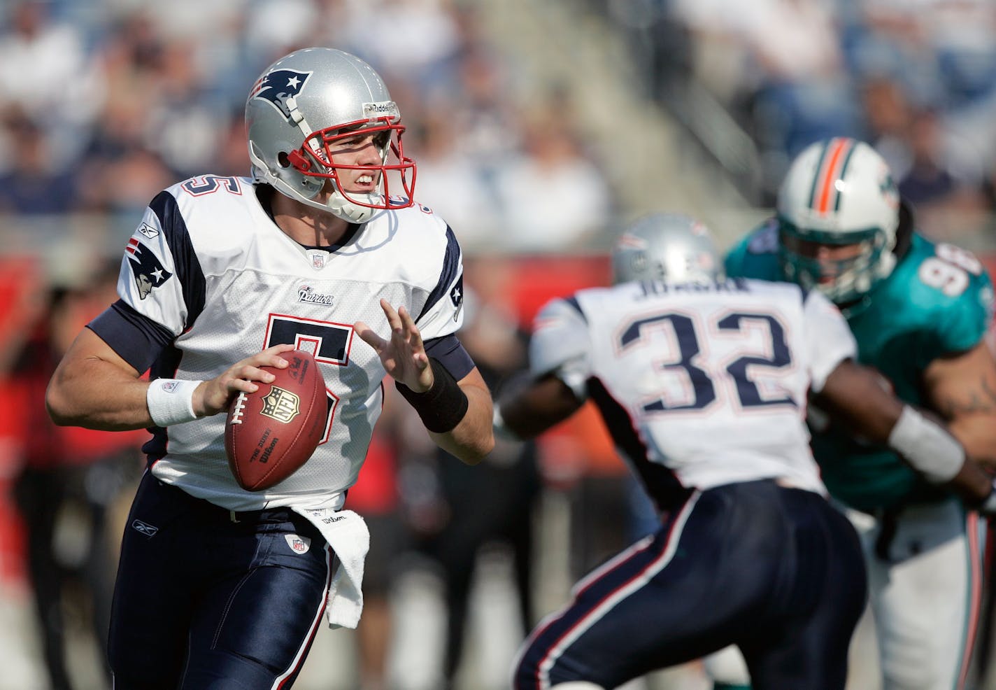 New England Patriots rookie quarterback Kevin O'Connell looks to pass in the fourth quarter of an NFL football game against the Miami Dolphins, Sunday, Sept. 21, 2008, in Foxborough, Mass. The Dolphins won 38-13. (AP Photo/Michael Dwyer)