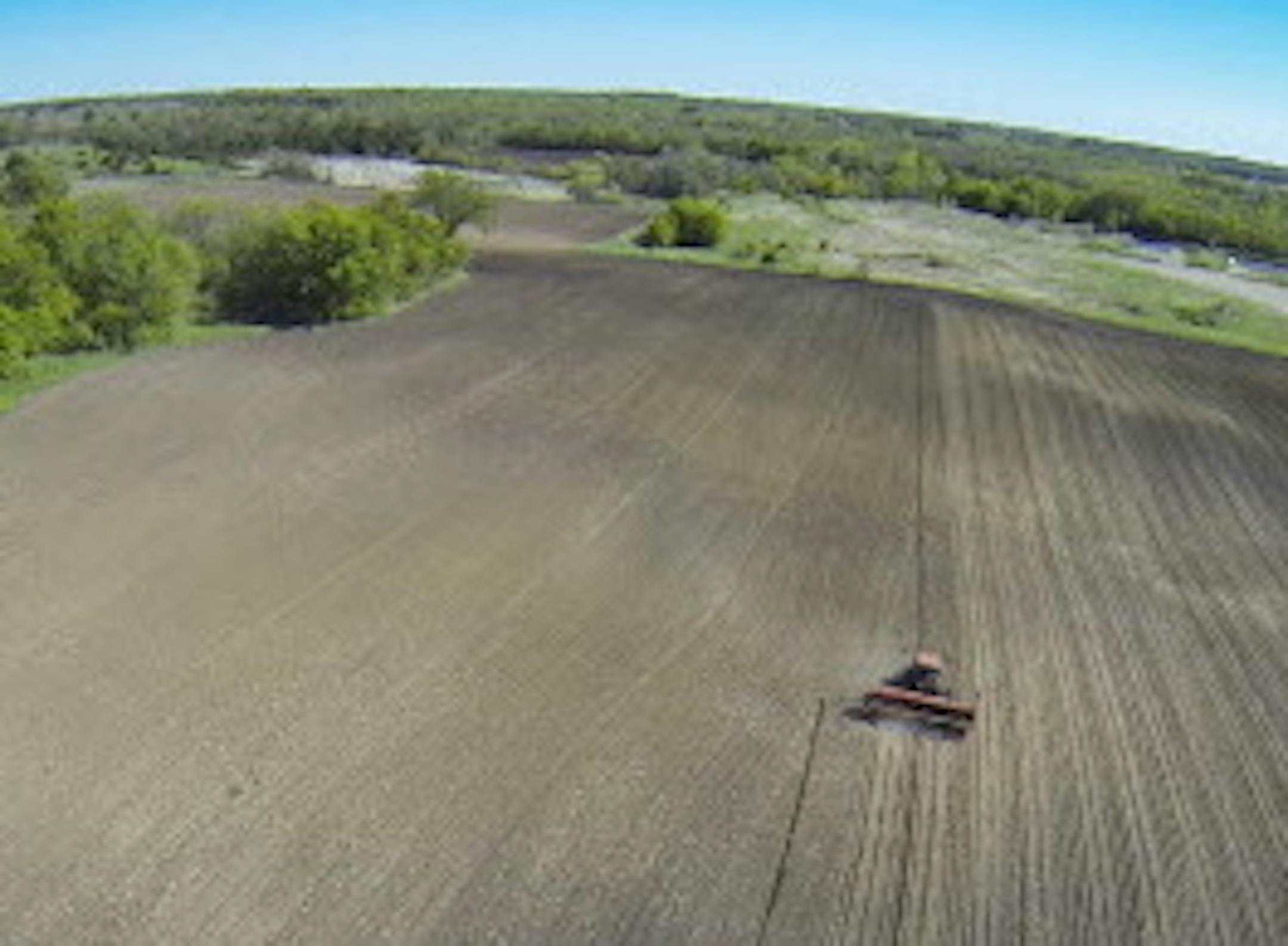 A farmer planted soybeans this spring in western Minnesota on May 22, 2014. ] RENEE JONES SCHNEIDER • reneejones@startribune.com