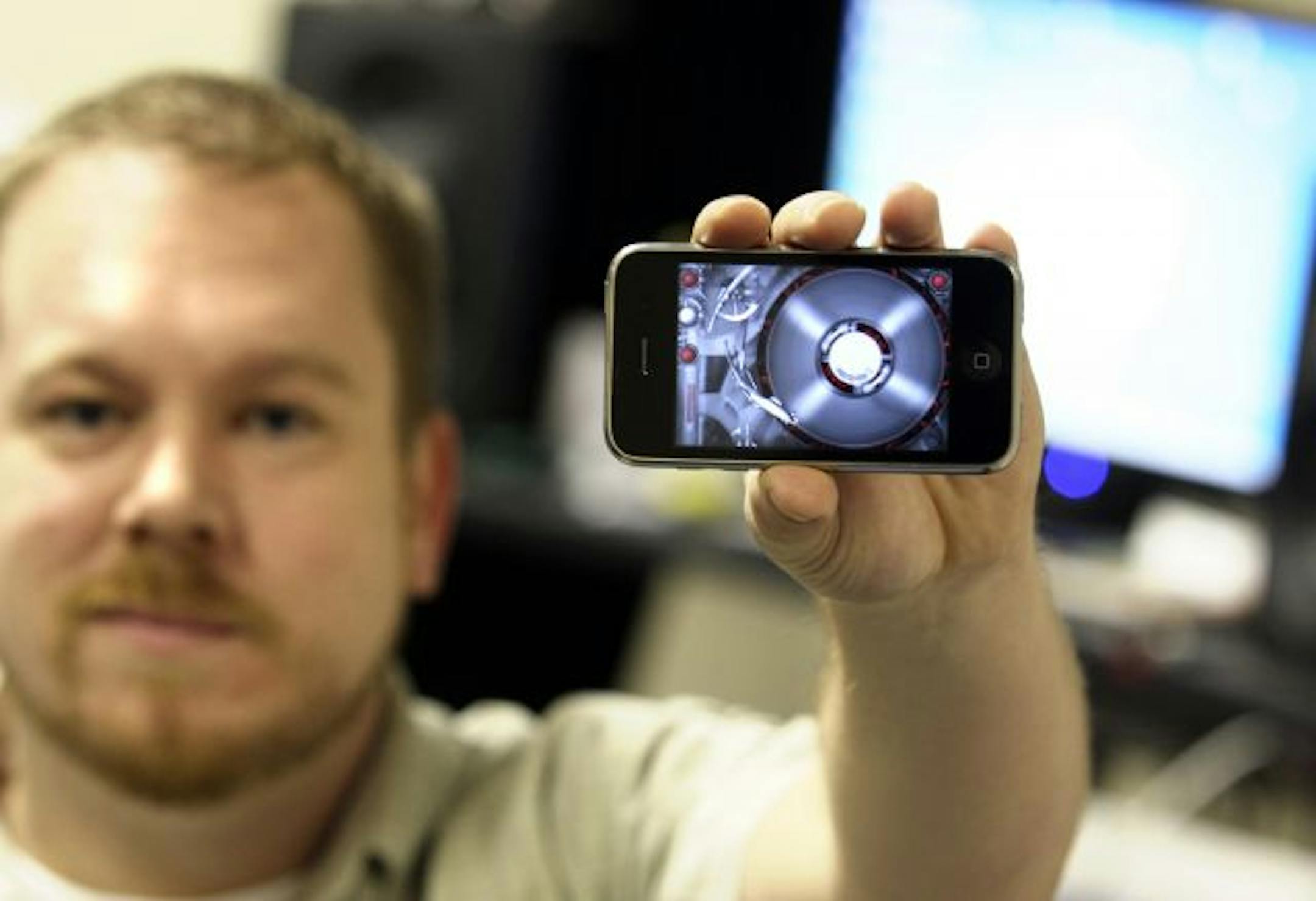 Tom Freeman,a quality assurance engineer at Universal Audio in Scotts Valley, Calif., spent four months of his free time creating iMatik, a multi-track mix tape using nothing but his iPhone.