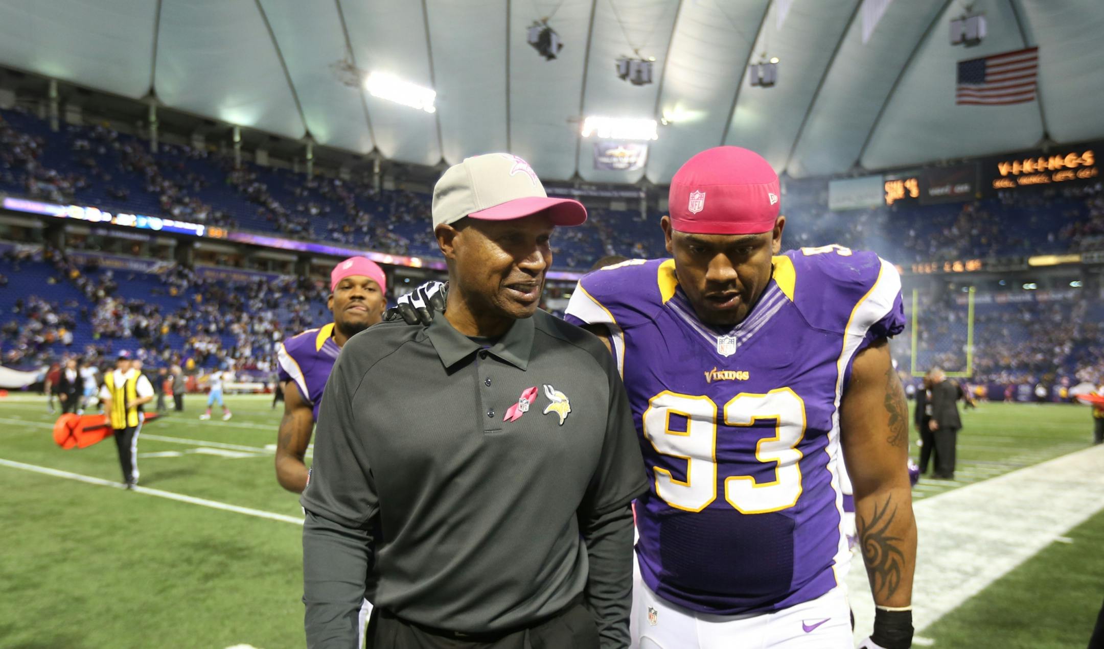 Minnesota Vikings head coach Leslie Frazier and tackle Kevin Williams