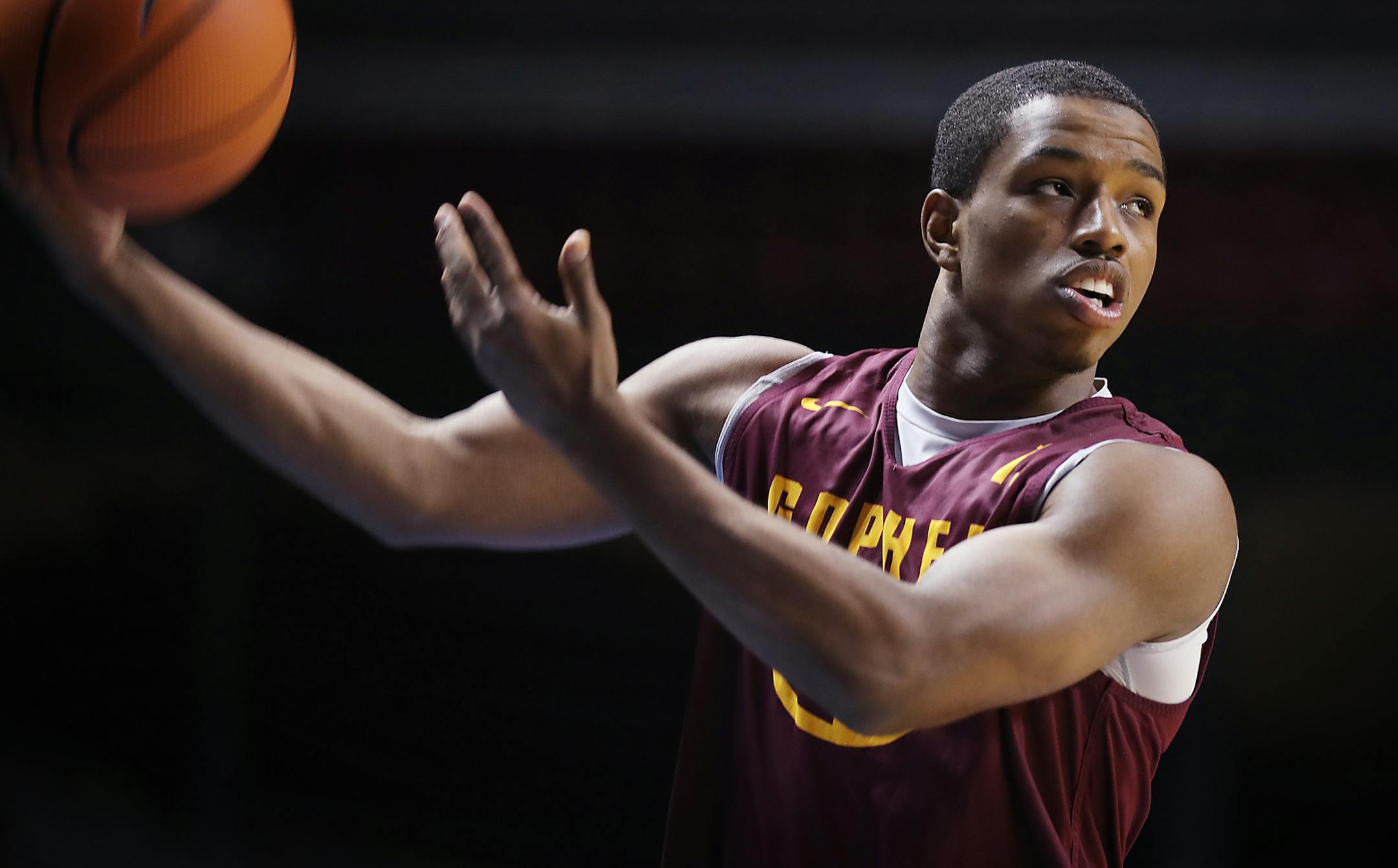Newcomer Isaiah Washington shoots during practice. ] LEILA NAVIDI &#xef; leila.navidi@startribune.com BACKGROUND INFORMATION: University of Minnesota mens basketball practice with new coach Richard Pitino at their first practice on Friday, September 29, 2017 at Williams Arena.