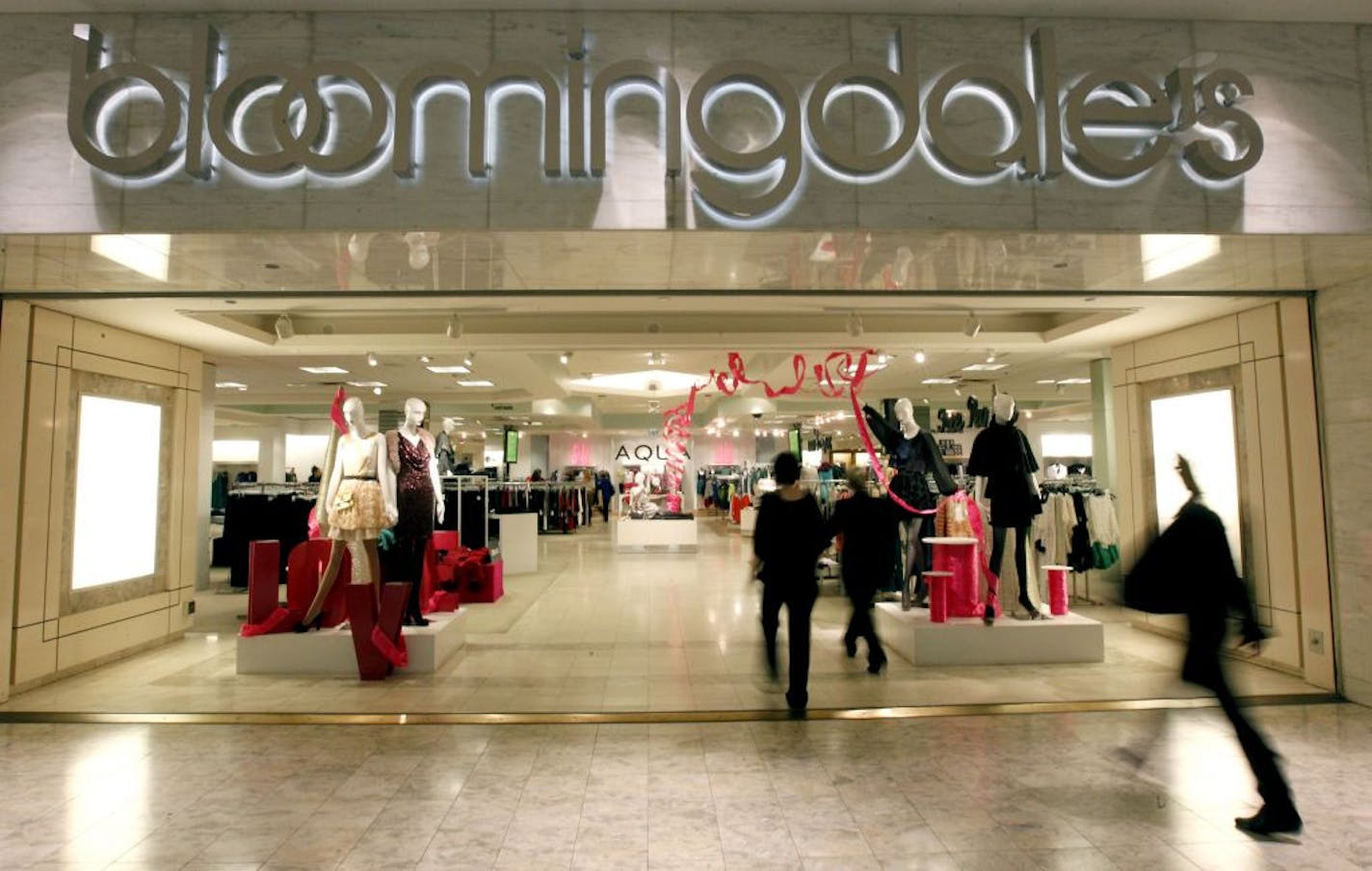 Officials at the Mall of America say there are "junior anchors" ready to move into the space being vacated by Bloomingdale's.