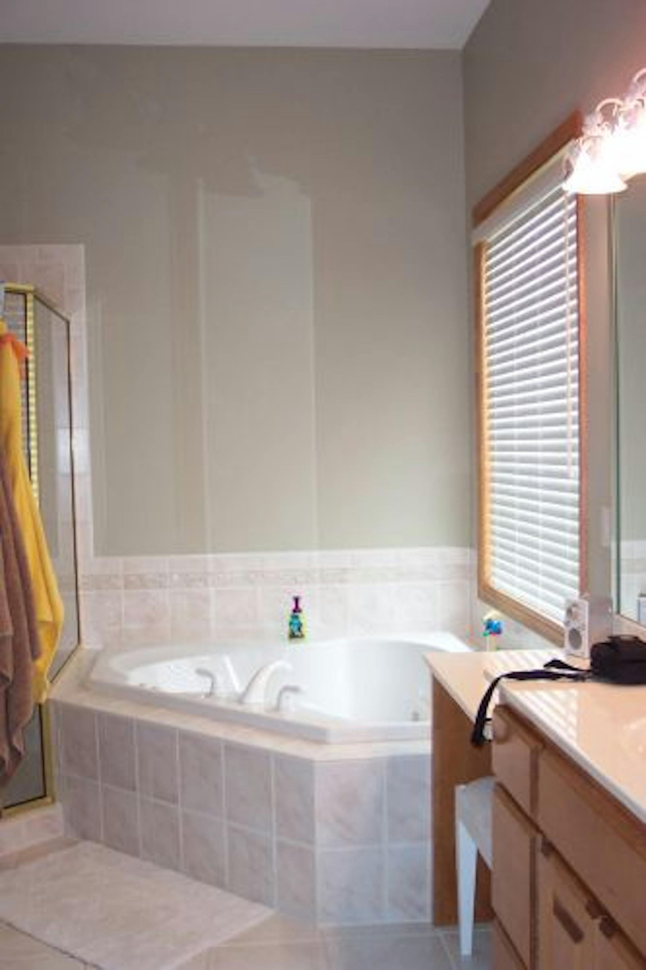 Before: A bland bathroom had no frills