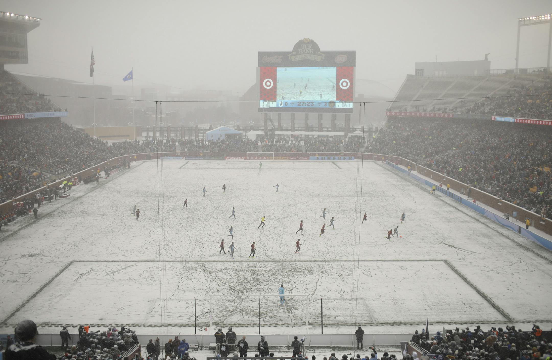 Minnesota moved the ball upfield in the first half. ] JEFF WHEELER ï jeff.wheeler@startribune.com The MN United FC faced Atlanta United FC in their home opener Sunday afternoon, March 12, 2017 at TCF Bank Stadium in MInneapolis.