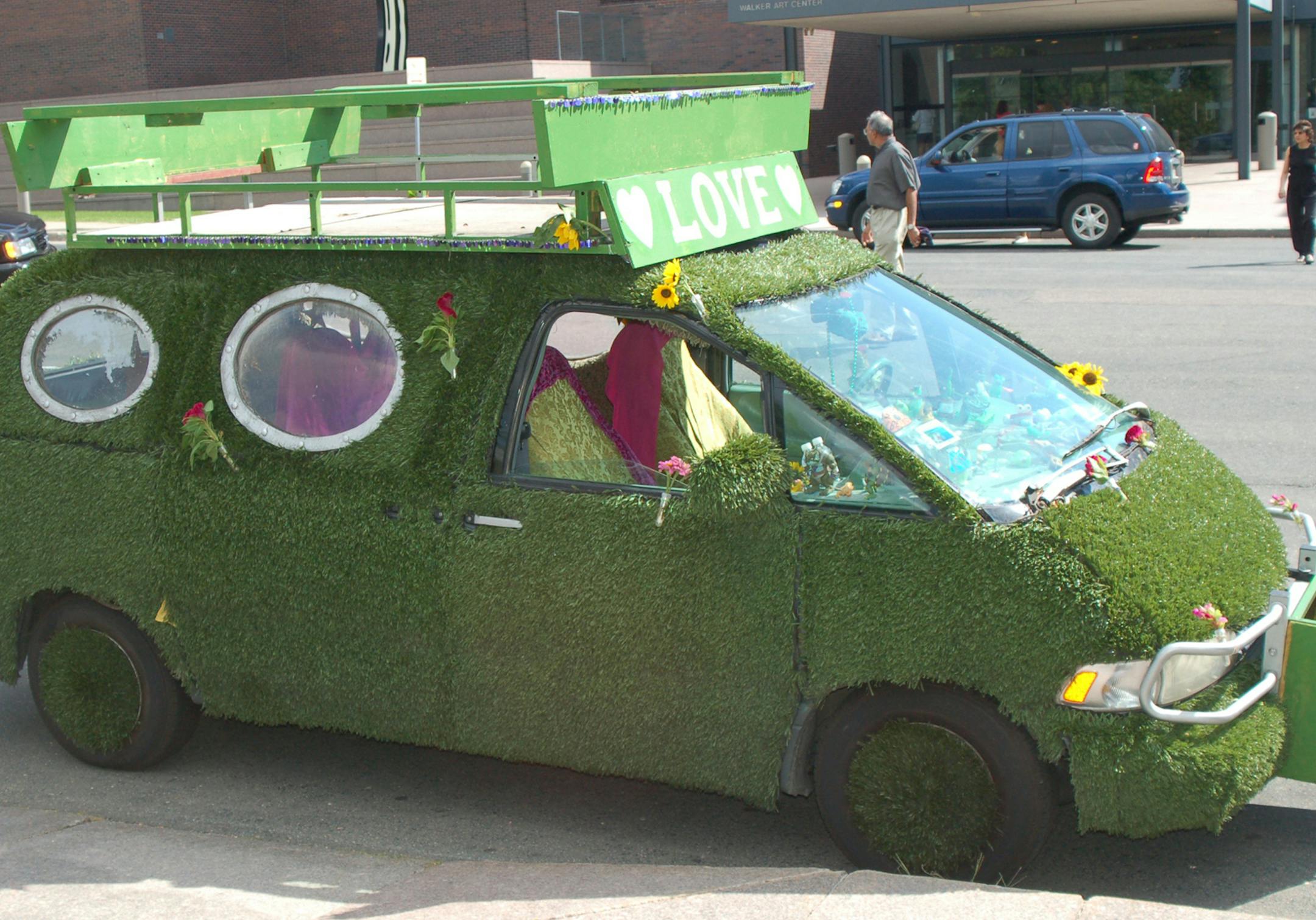 Turf Mobile part of the ArtCar parade.