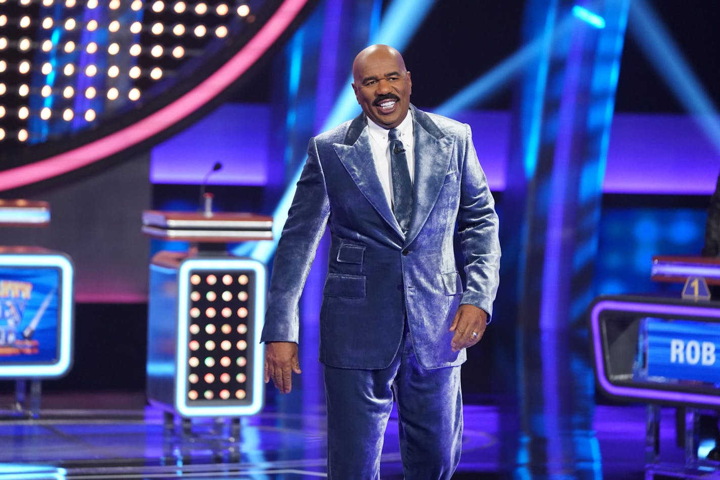 CELEBRITY FAMILY FEUD - 'Rob Lowe vs. Terrence Howard' ' Hosted by Steve Harvey, the seventh season of 'Celebrity Family Feud' kicks off with the star of '9-1-1: Lone Star' Rob Lowe playing against actor Terrence Howard, where they go head-to-head in the hilarious season premiere episode, SUNDAY, JUNE 6 (8:00-9:00 p.m. EDT), on ABC. (ABC/Eric McCandless)