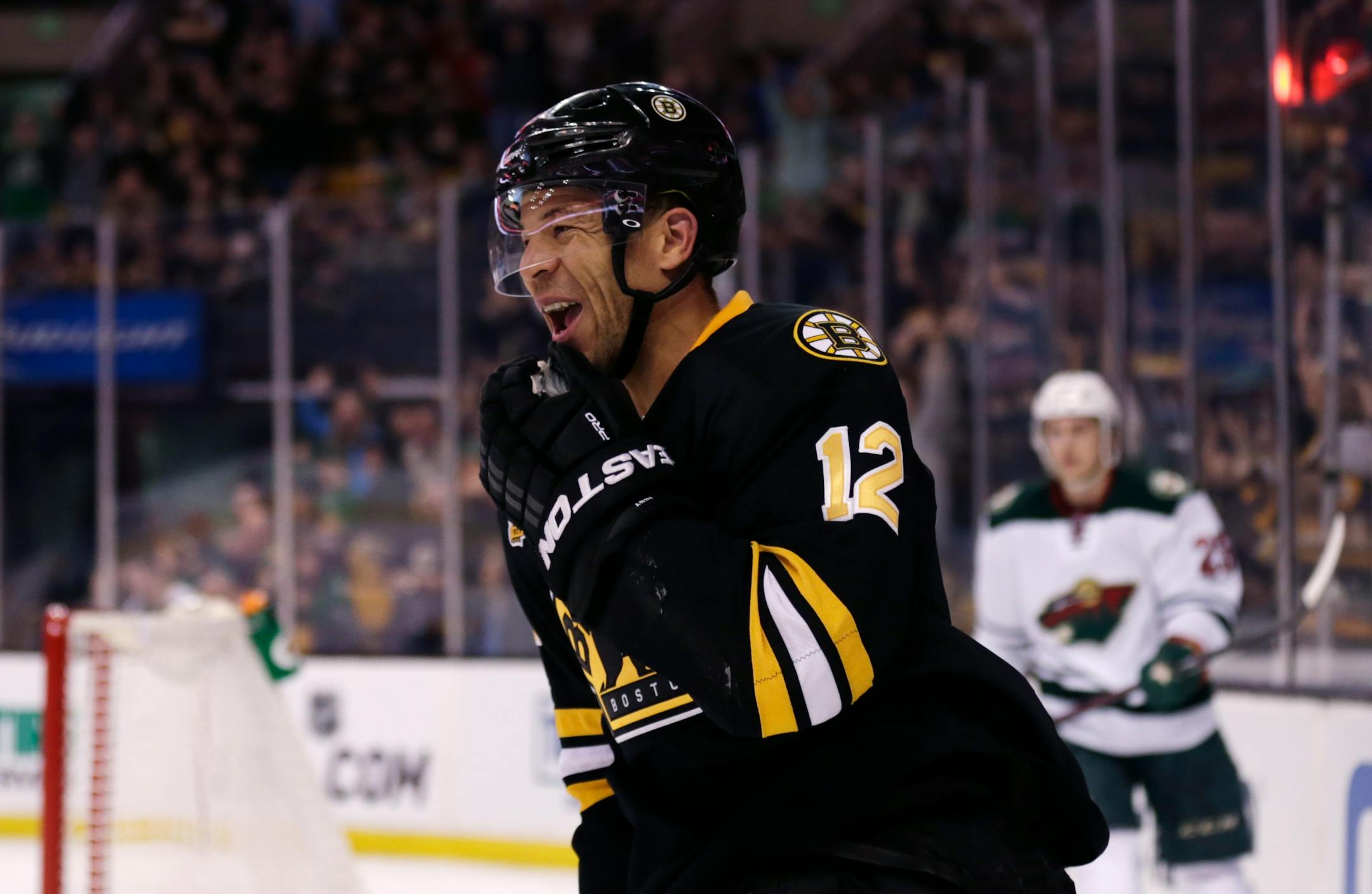 Jarome Iginla celebrated after scoring against the Wild in March. Now, the Wild is pursuing the veteran in free agency.