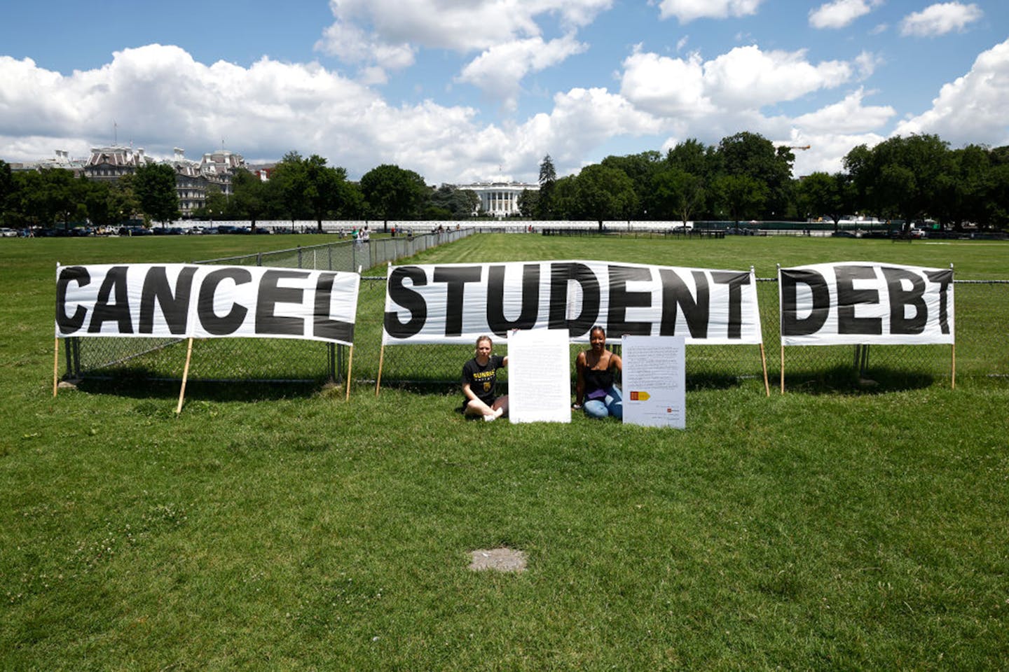 The U.S. Department of Education has encouraged colleges to use federal relief funds to forgive unpaid balances, recognizing that many students lost their jobs or had work hours cut during the pandemic. (Paul Morigi/Getty Images for We The 45 Million/TNS) ORG XMIT: 24096168W