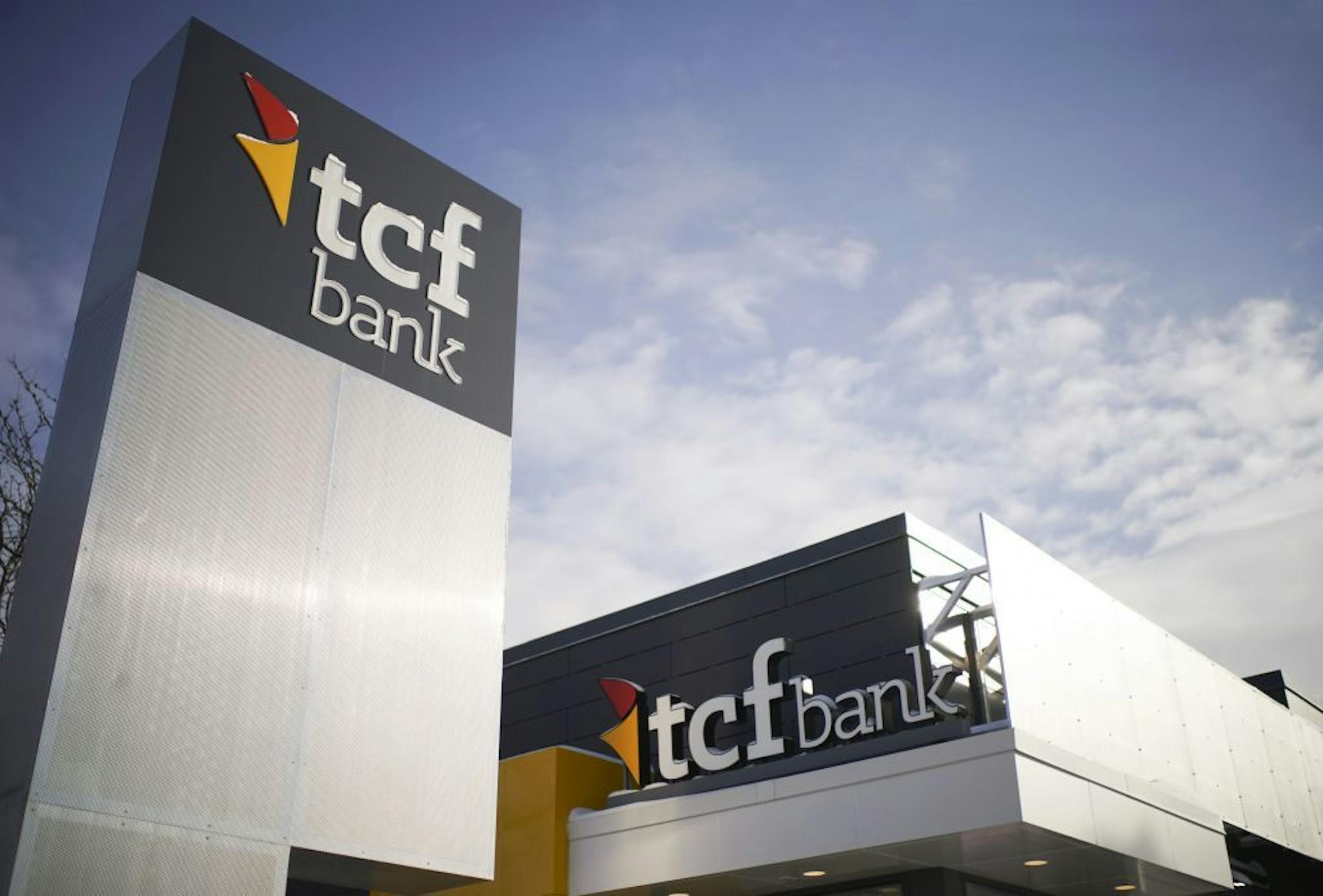 Exterior of the TCF branch on W. 50th St. in Minneapolis.