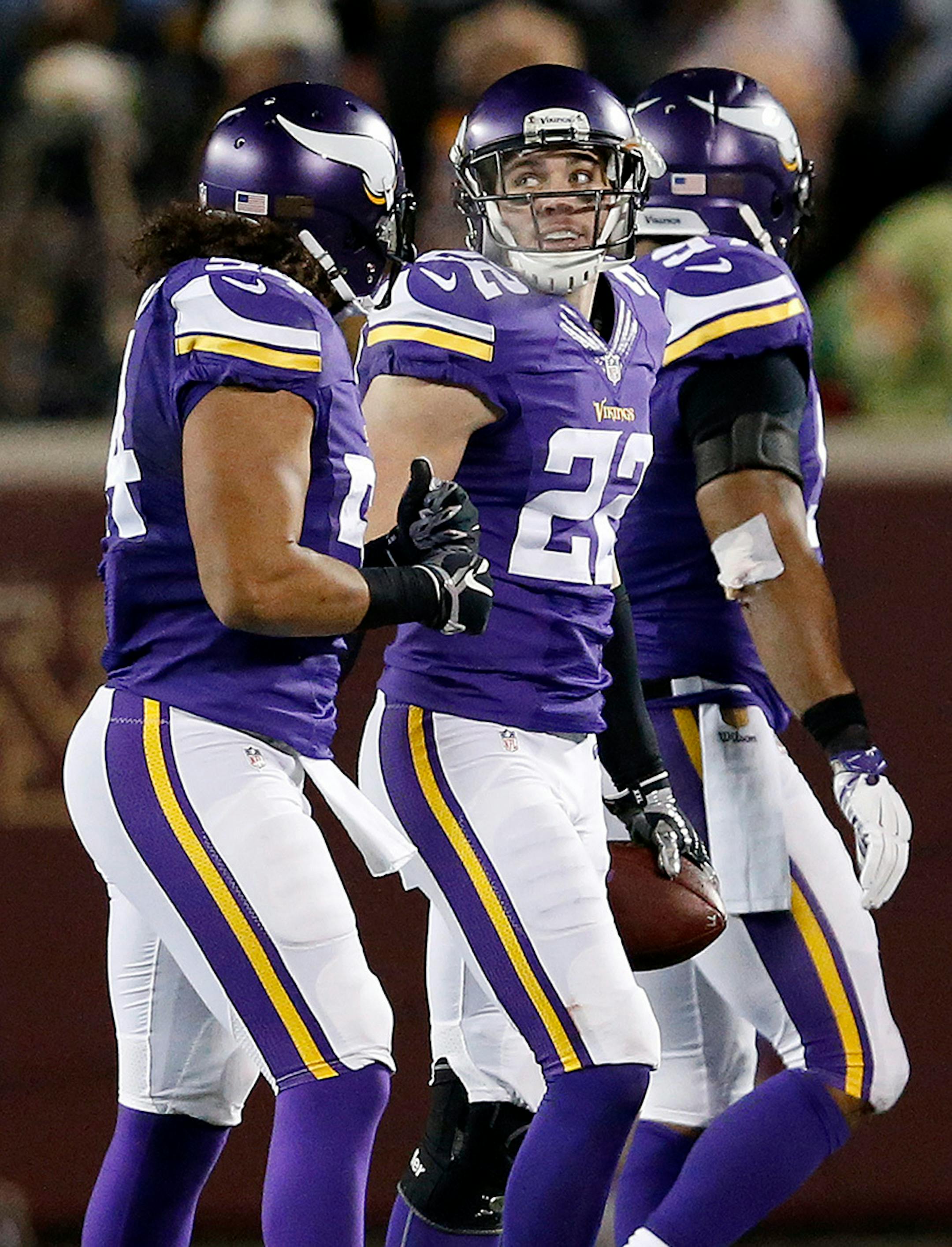 Harrison Smith (22) celebrated after he intercepted an Eli Manning pass and returned it 35 yards for a touchdown in the second quarter.