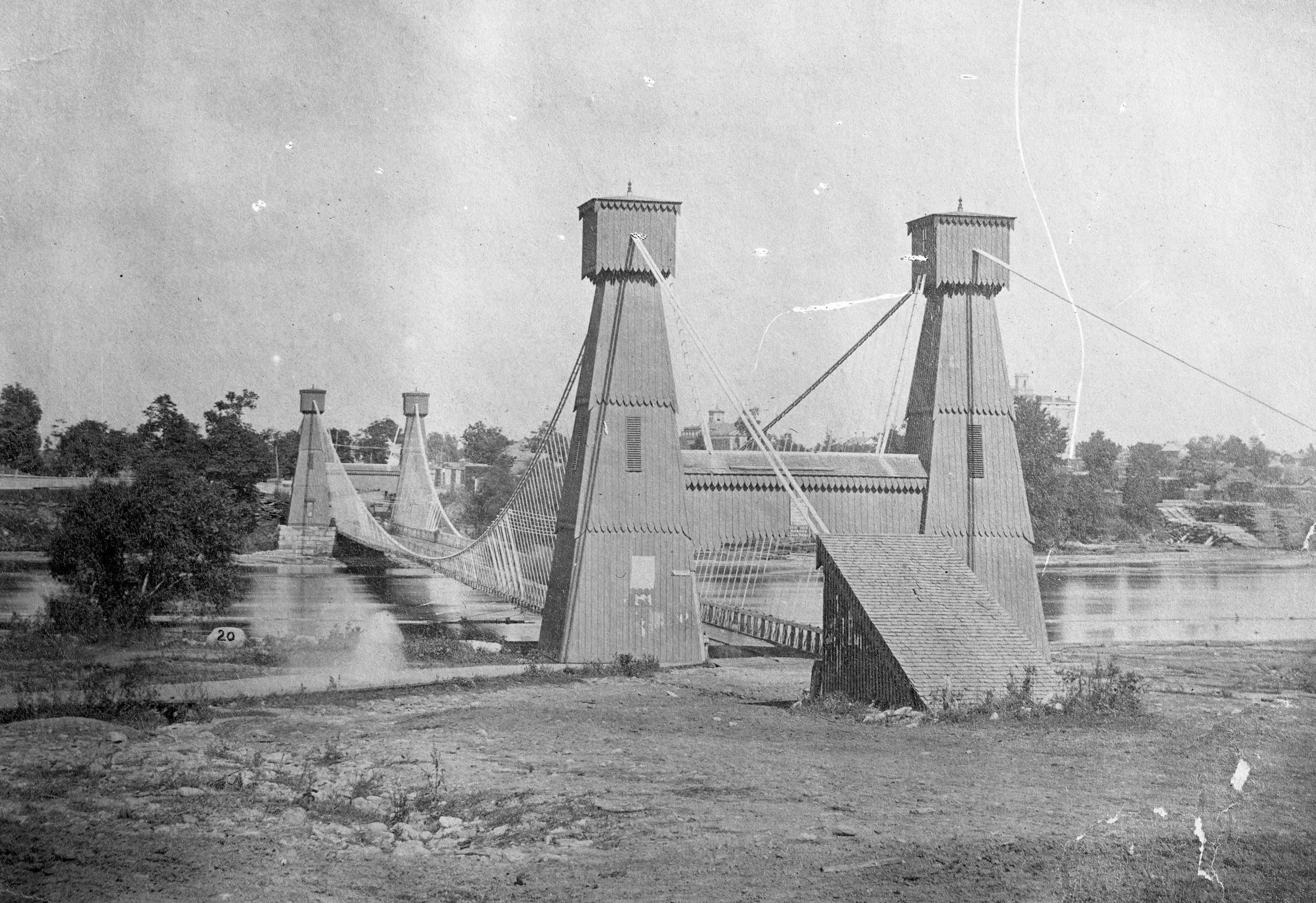 What was the first bridge built to cross the Mississippi River?