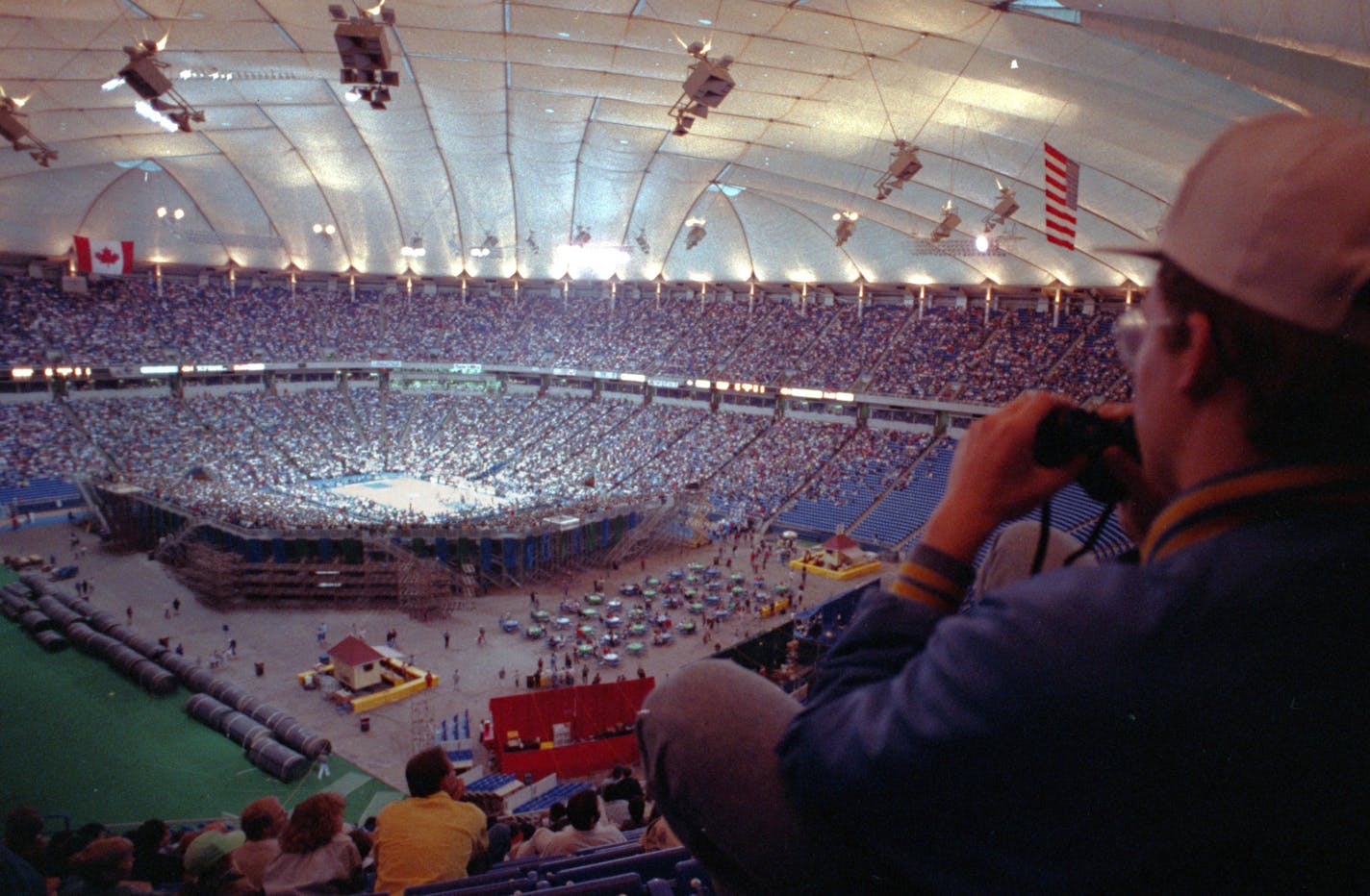 Timberwolves play basketball in the Metrodome, April 1990. Brian Peterson, Star Tribune.