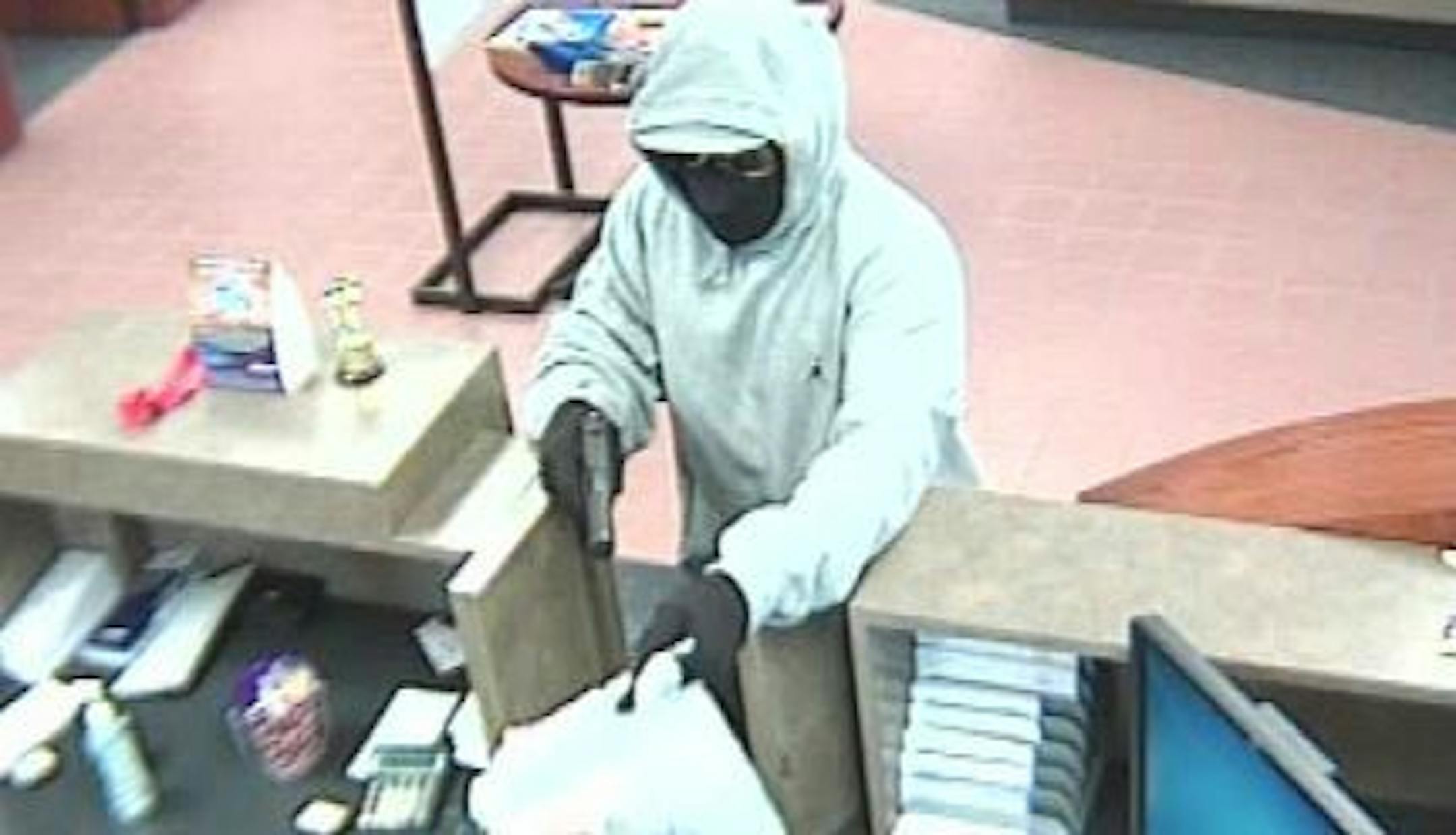 Masked man held up U.S. Bank branch in Brooklyn Park Thursday.