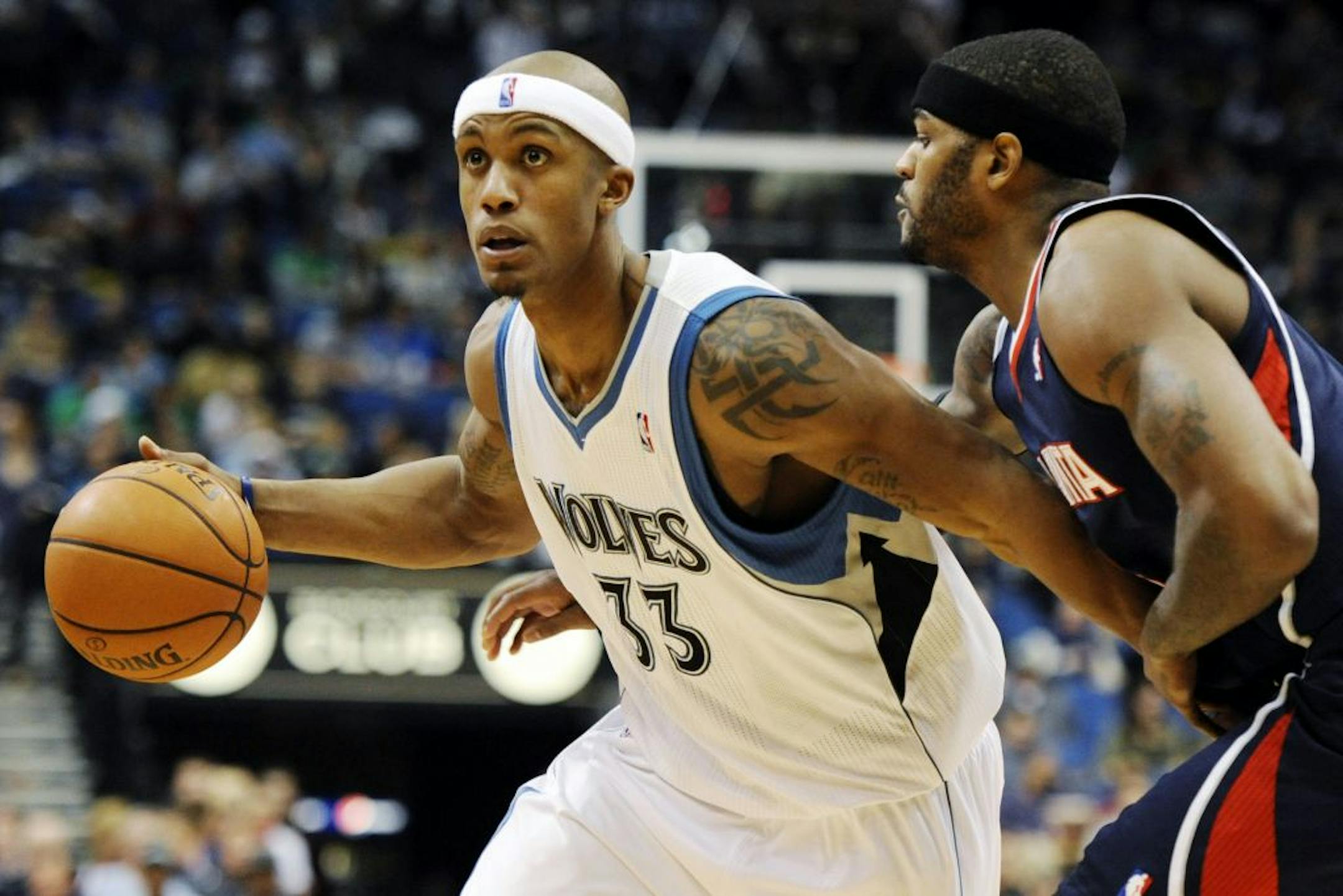 Minnesota Timberwolves' Dante Cunningham (33)