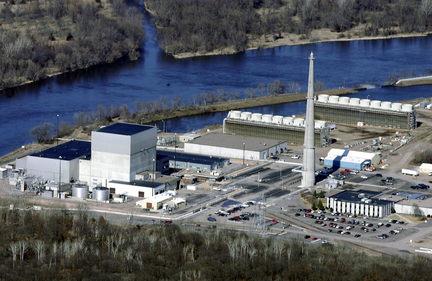 ** ADVANCE FOR WEEKEND EDITIONS MARCH 26-27** FILE - In this April 3, 2006 file photo, Xcel's nuclear power plant at Monticello, Minn., is shown. Although the Minnesota House and Senate voted to lift a construction moratorium on new nuclear plants in Minnesota, Gov. Mark Dayton has asked for several changes before he'd sign the bill. (AP Photo/Jim Mone,file) ORG XMIT: MIN2013061117391171