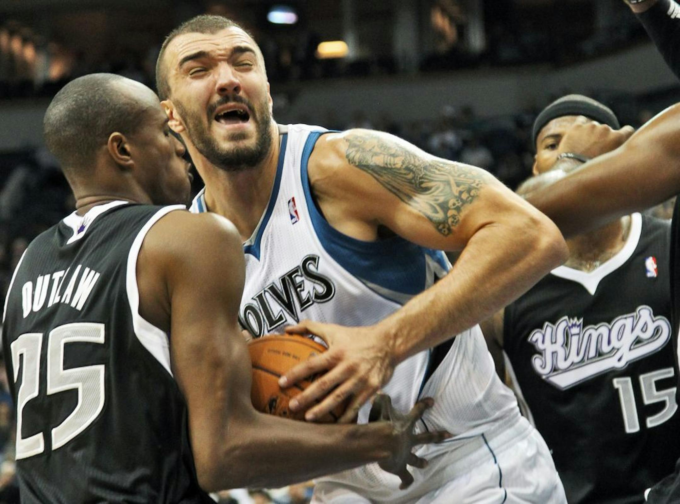 Minnesota Timberwolves vs. Sacramento Kings. Wolves Nikola Pekovic fought through the Kings defense to go up for a first half shot. (MARLIN LEVISON/STARTRIBUNE(mlevison@startribune.com