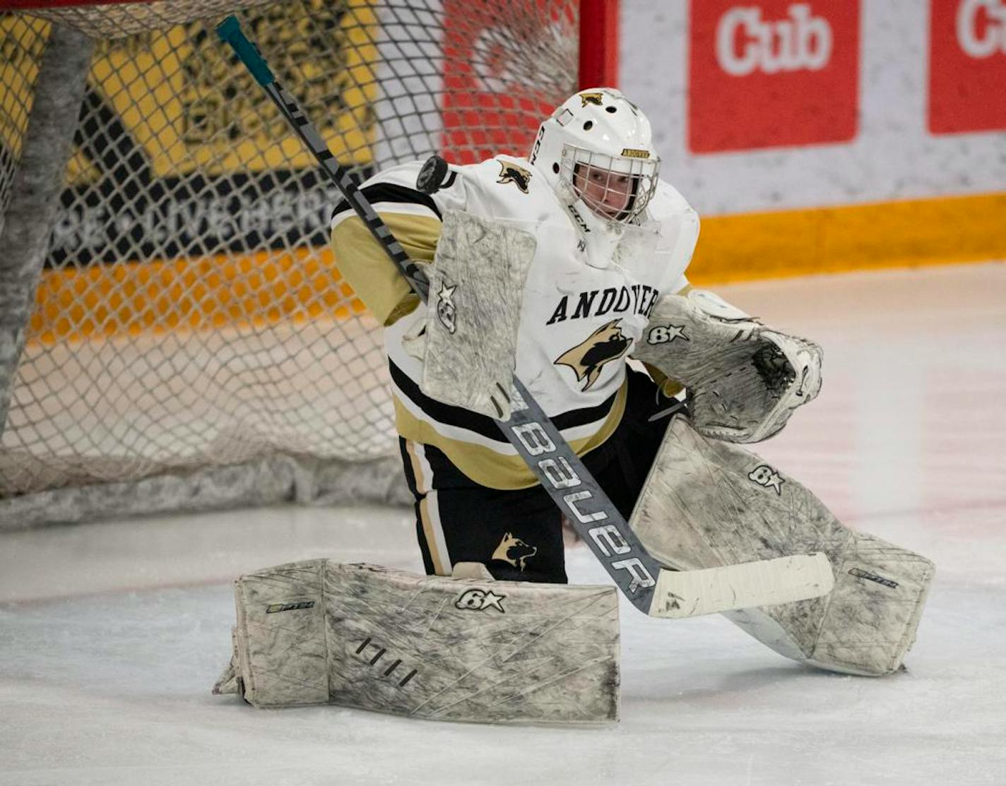 Andover Huskies goalie Courtney Stagman (1) made a third period save in her team's 6-0 win over Elk River in the Section 7AA Section Championship game Thursday night, Feb. 17, 2022 at Fogerty Arena in Blaine, Minn. ] JEFF WHEELER • Jeff.Wheeler@startribune.com