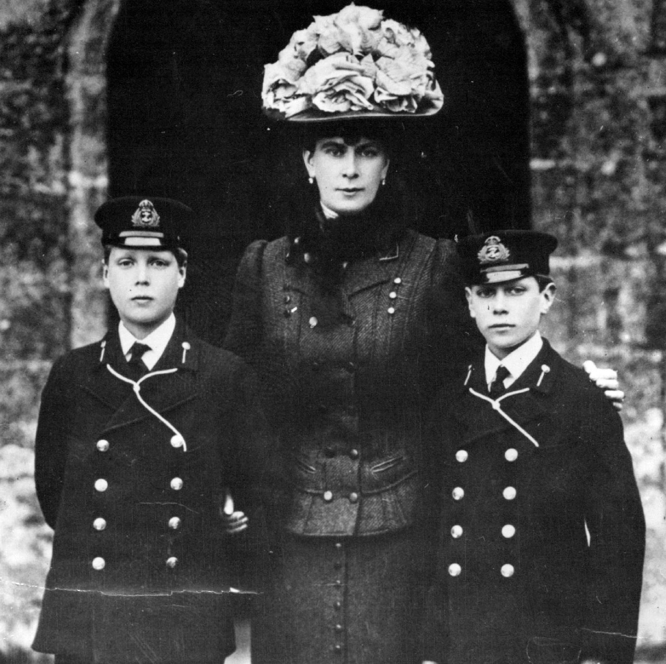 December 10, 1936 Queen Mary And sons who became king Queen Mary affectionately places her arms about her two youthful sons who became kings of England as they pose for the camera. At the left is Edward VIII, Then Duke of Cornwall. At the right is his the Duke of York, who will succeed him and rule as George VI. Wide World Photo; Minneapolis Star Library