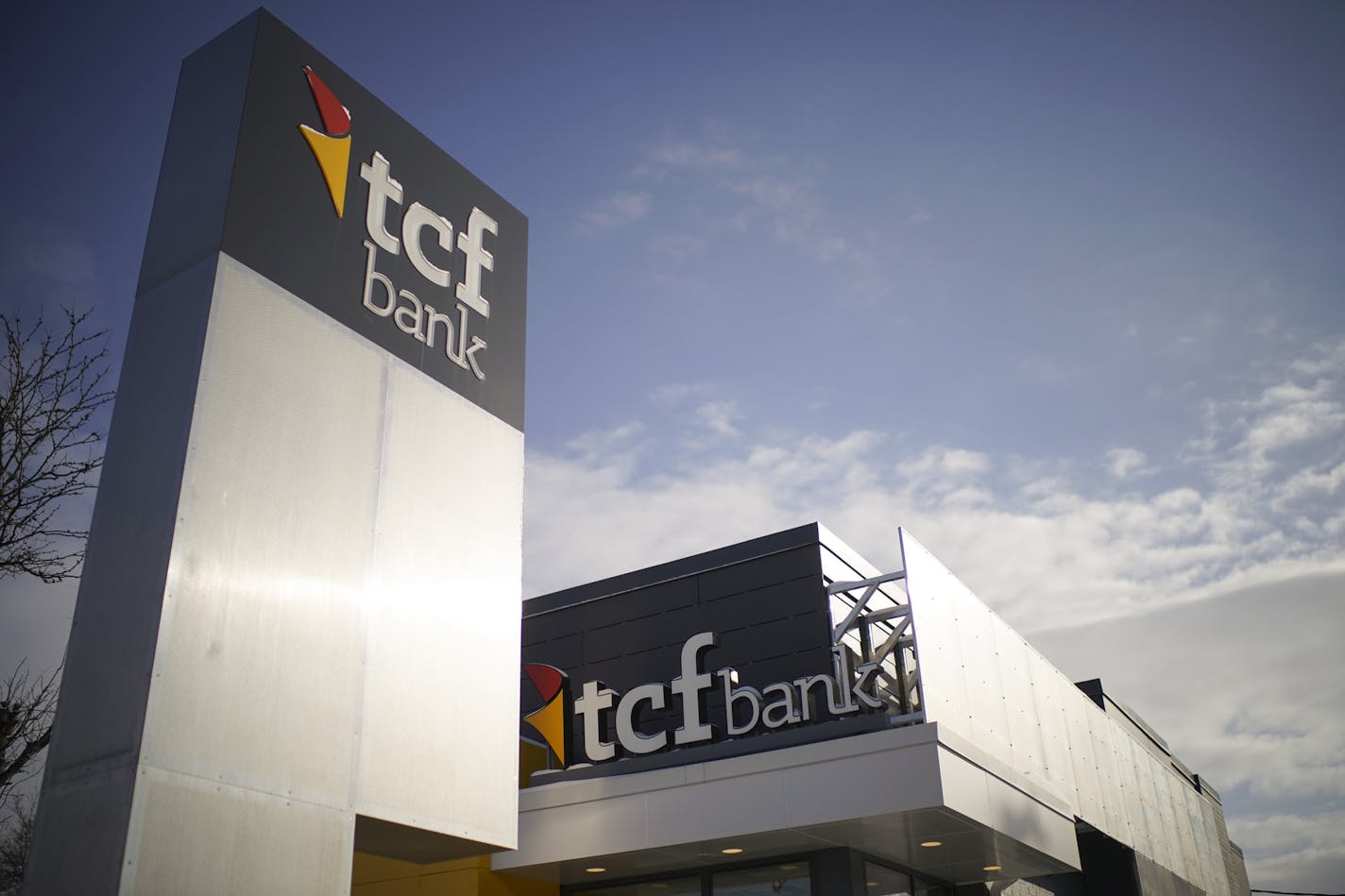 A TCF bank branch in Michigan is under scrutiny after refusing to deposit a n African-American account holder's checks from an employment discrimination settlement. (JEFF WHEELER/Star Tribune)