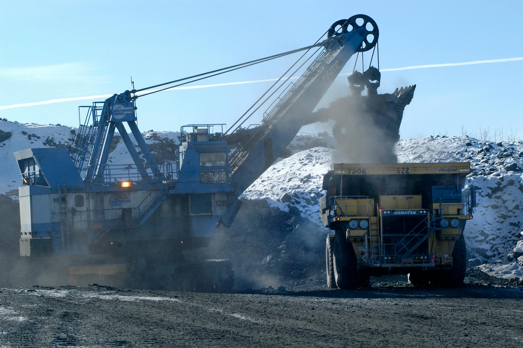 In this picture: shovel and Pak truck in mine pit at the North Shore mining in Babbitt, Mn. GENERAL INFORMATION: Richard Sennott/ Star Tribune Babbitt, Mn. Monday 2/10/2005 Mine operation at North Shore mining