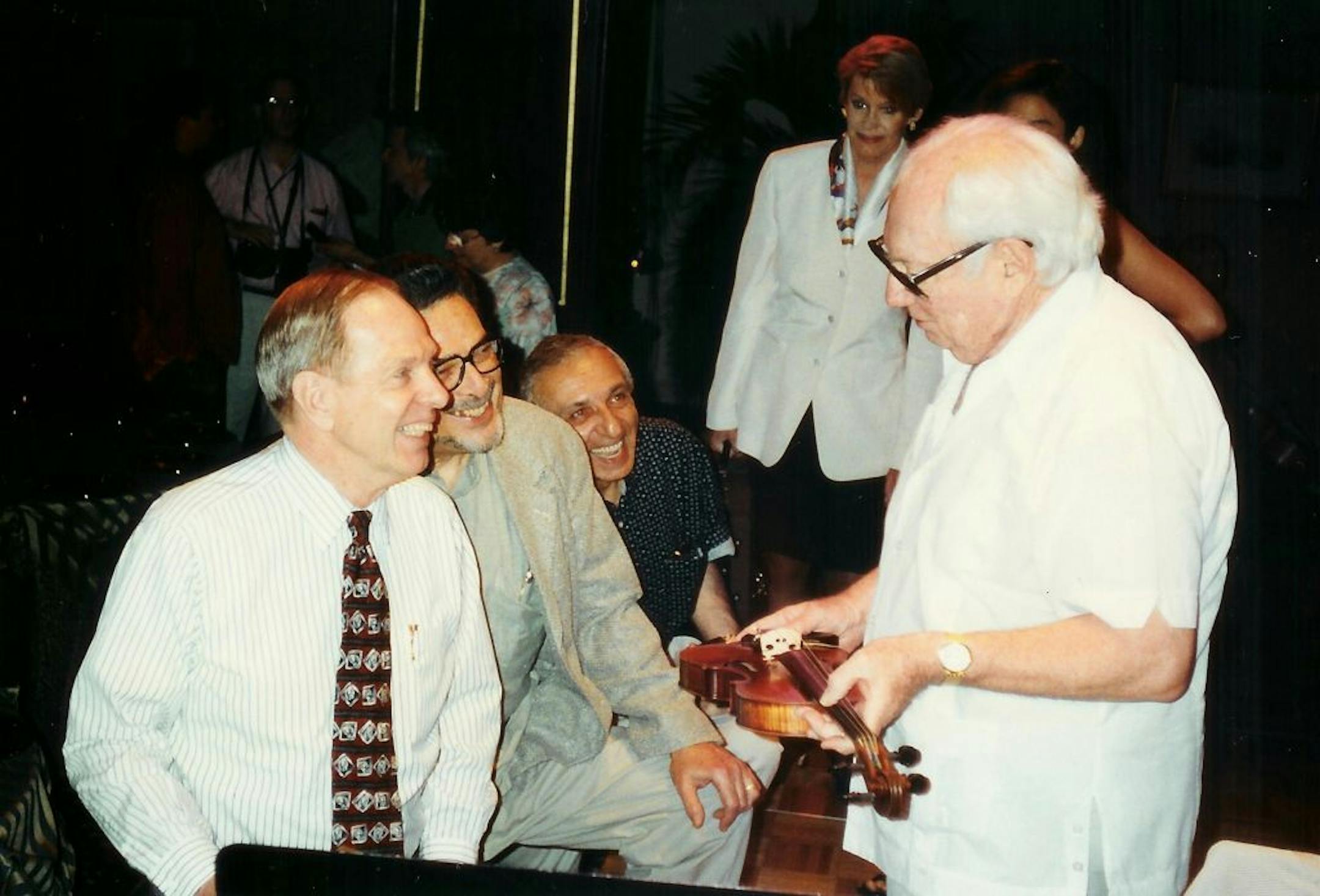 Stern elicited smiles with his �assessment� of the violin. Seated next to Goodrich was world-famous pianist Leon Fleisher. Photo provided by Jerry Goodrich