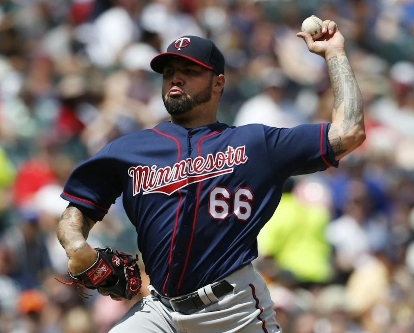 Minnesota Twins starting pitcher Hector Santiago delivers against the Cleveland Indians during the second inning of a baseball game Thursday, Aug. 4, 2016, in Cleveland.