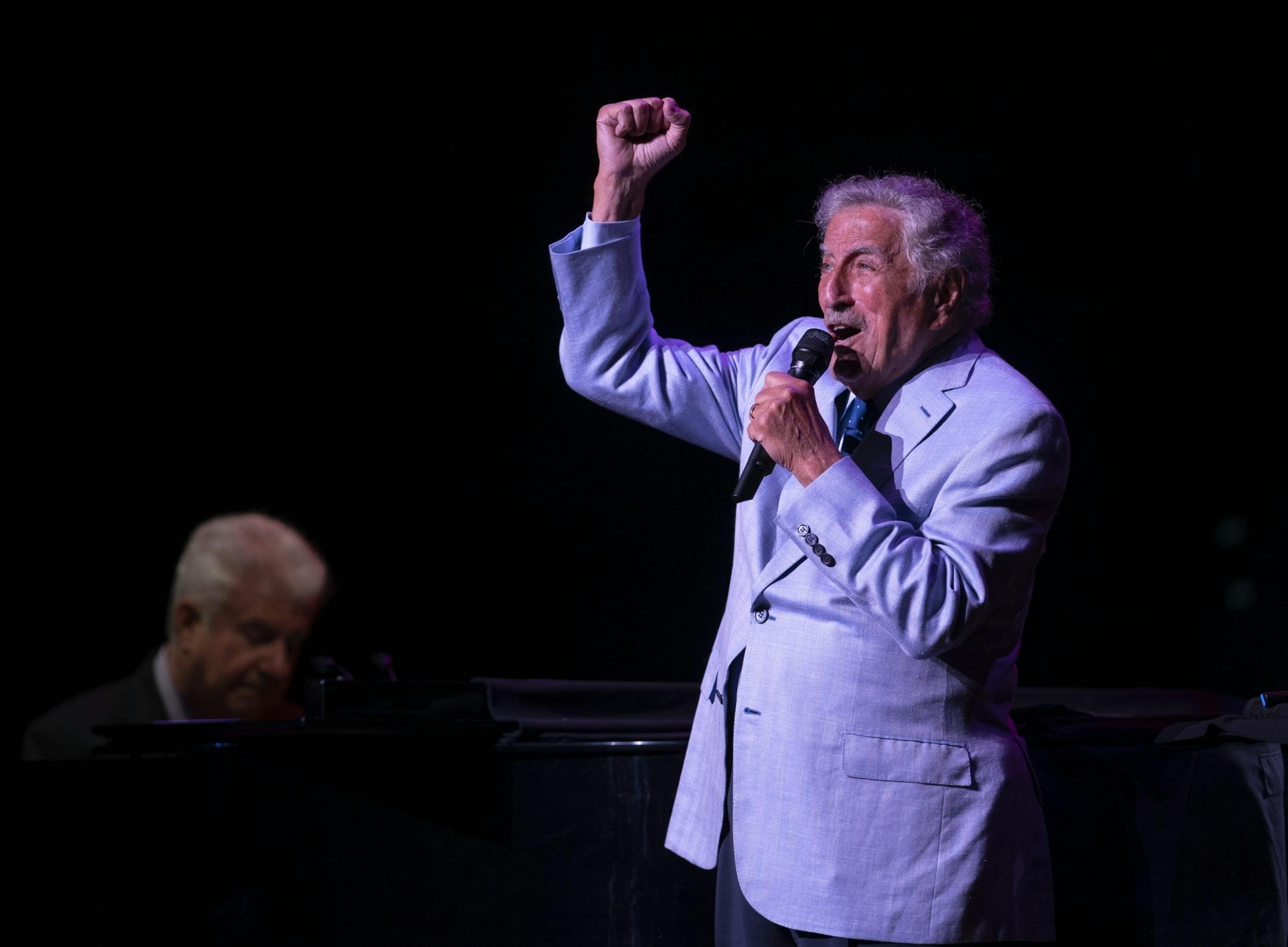Tony Bennett, with pianist Tom Ranier, early in his set at the Orpheum Theatre Sunday night.