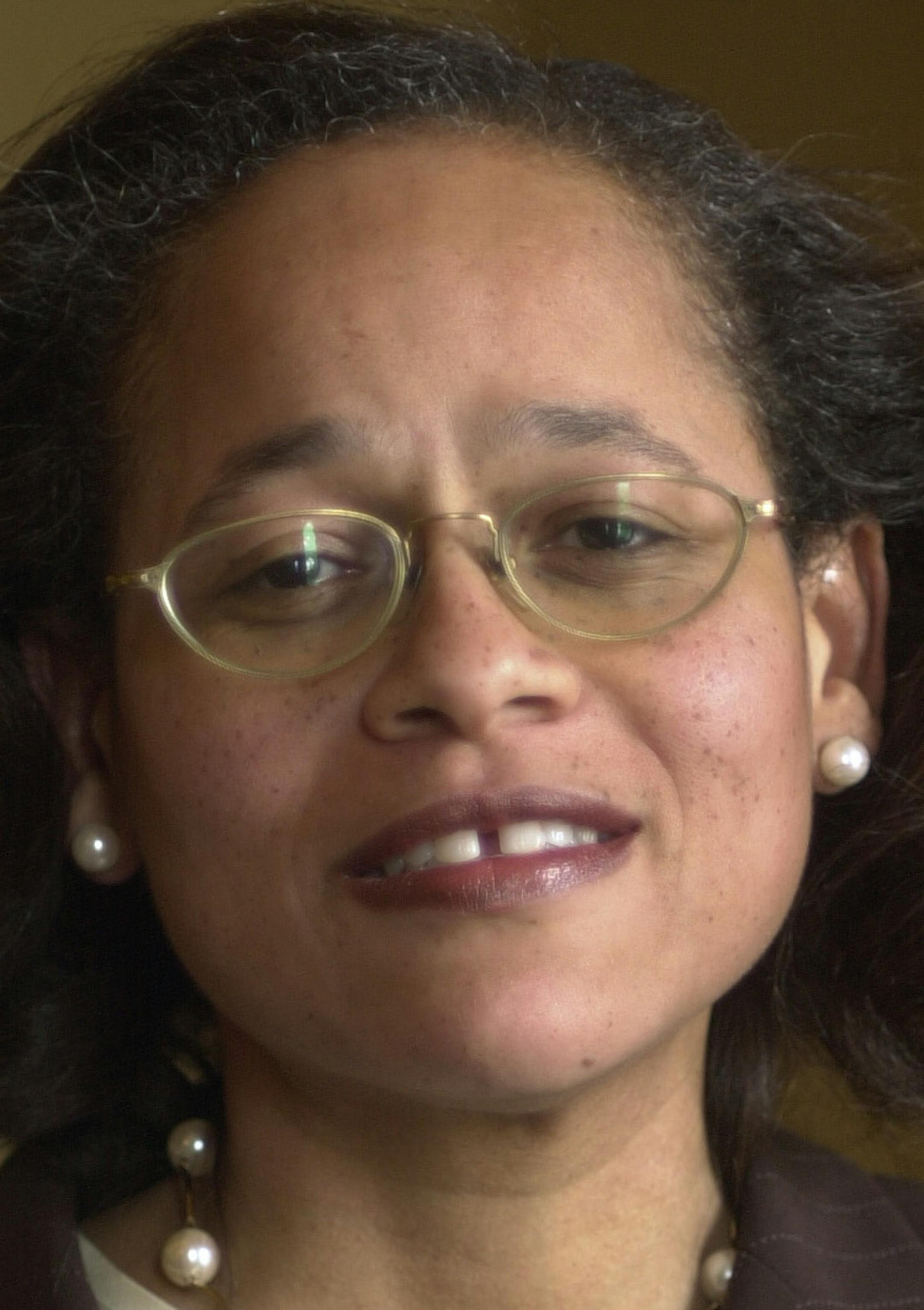 GENERAL INFORMATION: St Paul,Mn. Thursday 5/2/2002 Gov.Jesse Ventura appoints Natalie Hudson to the Minnesota Court of Appeals IN THIS PHOTO: Natalie Hudson the new Minnesota Court of Appeals judge