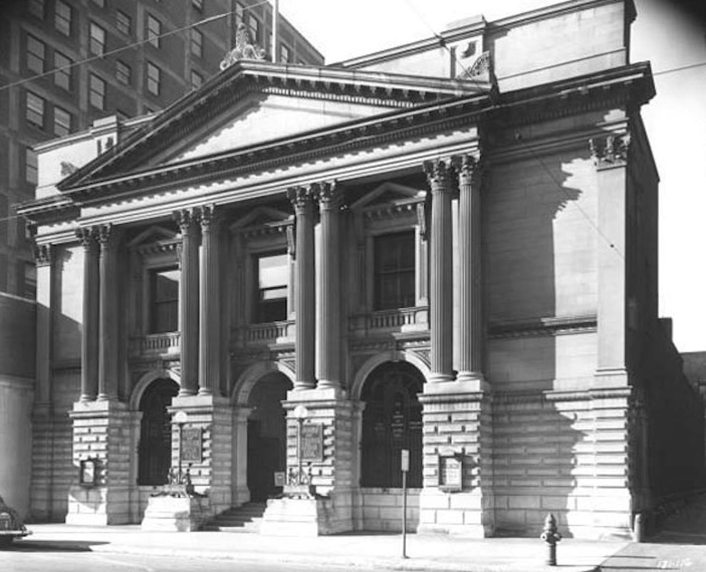 Farmers and Mechanics Bank in 1939. Minnesota Historical Society photo