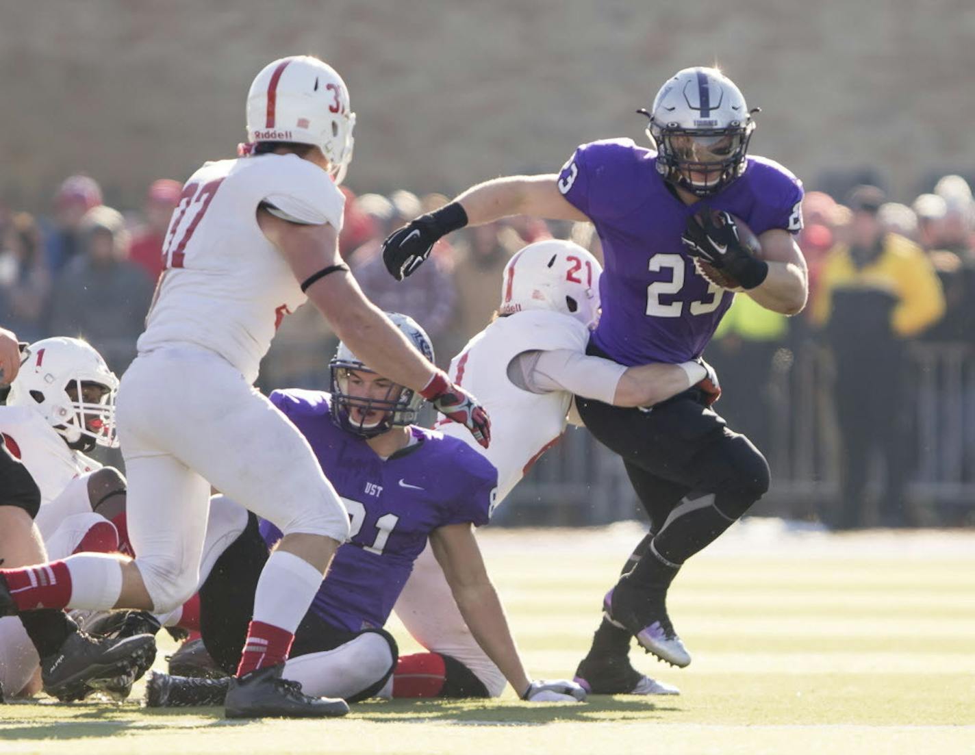 St. Thomas running back Jordan Roberts (23)