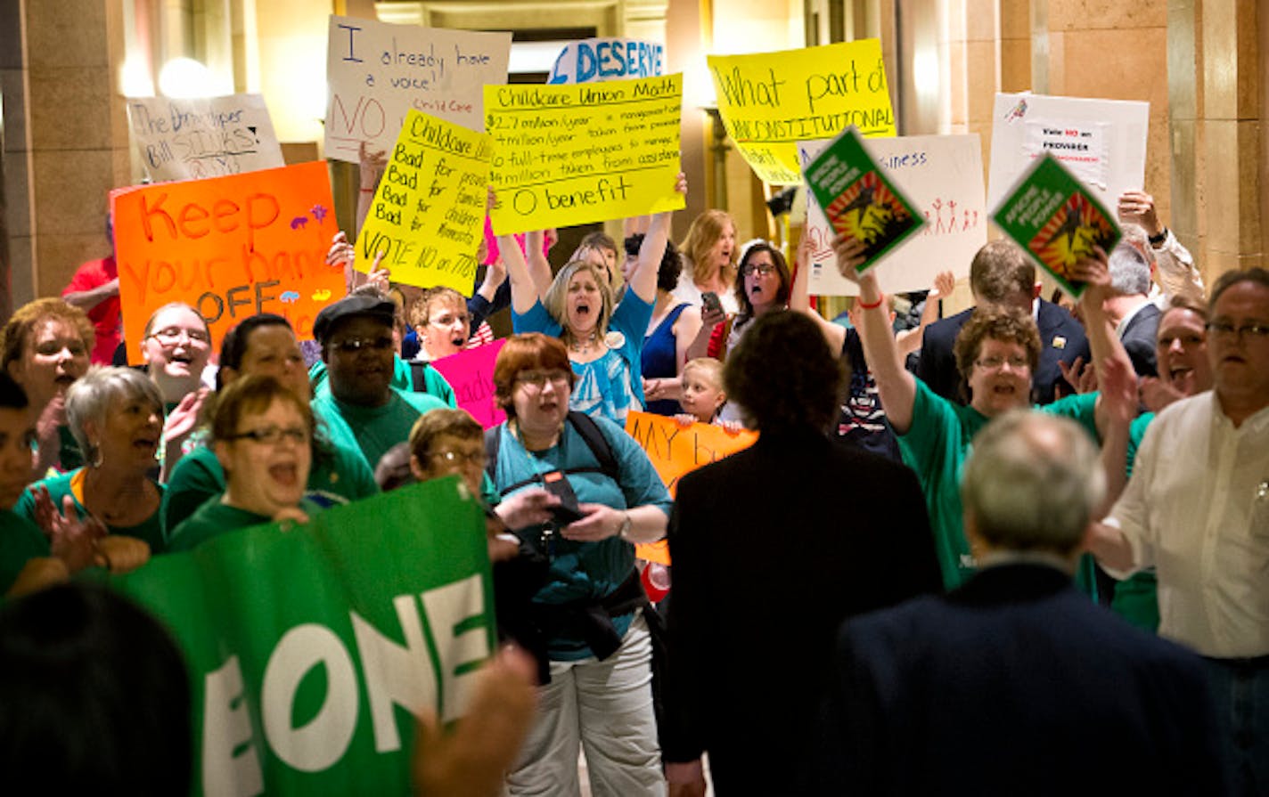 The Capitol rang with the chants of unionization pros and cons//Glen Stubbe