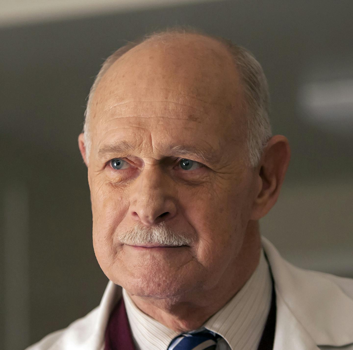 THIS IS US -- Pilot -- Pictured: Gerald McRaney as Doctor K -- (Photo by: Ron Batzdorff/NBC) ORG XMIT: Season:Pilot