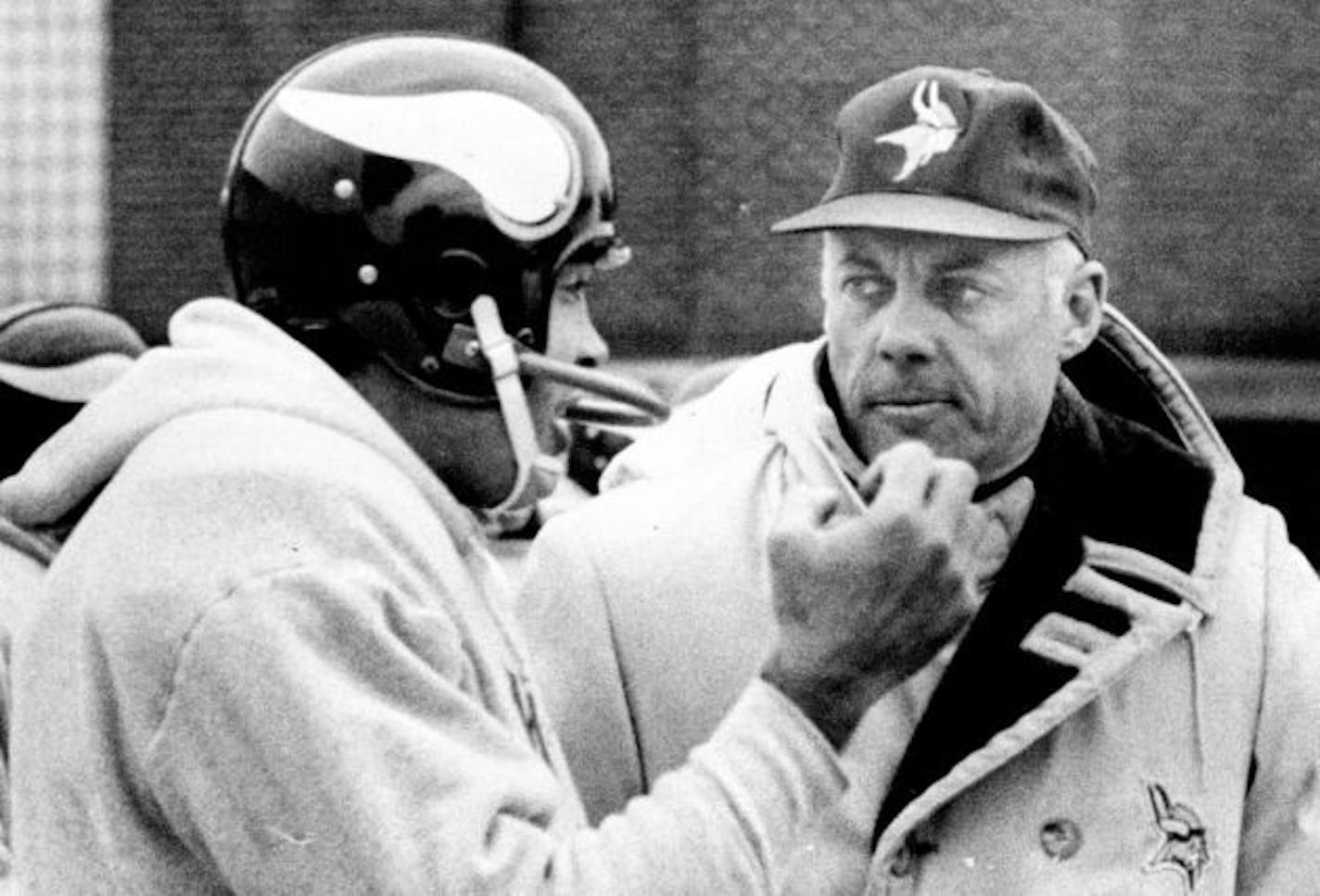 December 3, 1969 Vikings coach Bud Grant and quarterback Joe Kapp discuss the Los Angeles Rams game during practive 12/3.  December 4, 1969  December 5, 1969  United Press International ORG XMIT: MIN2014090913001332