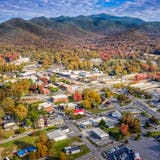 A picturesque Asheville, North Carolina, neighborhood in autumn. (Rod Gimenez/Dreamstime/TNS) ORG XMIT: 91551612W