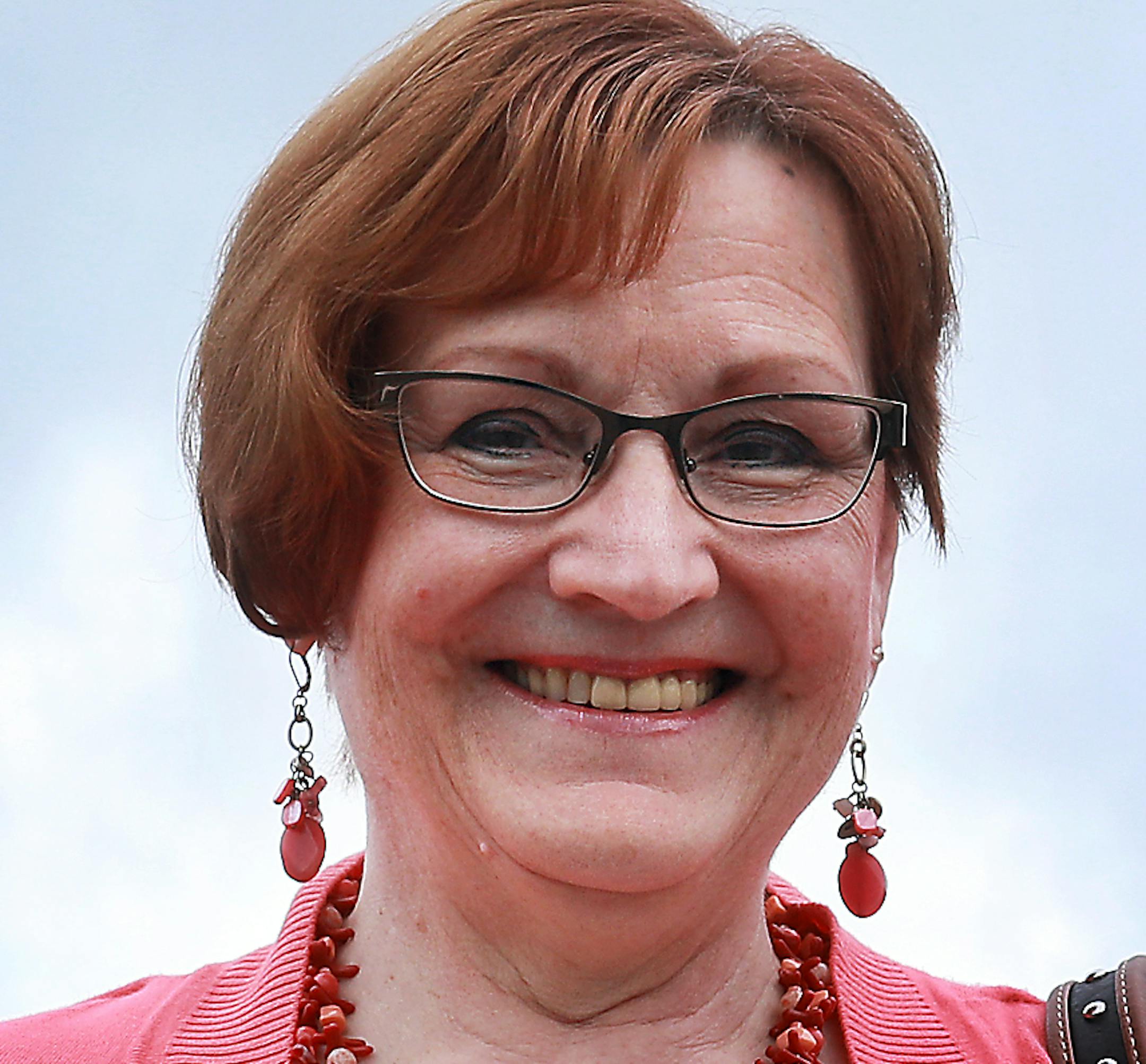 "They are willing to sacrifice a man's family and reputation and career," Elaine Loesch said about those opposing Brett Kavanaugh.