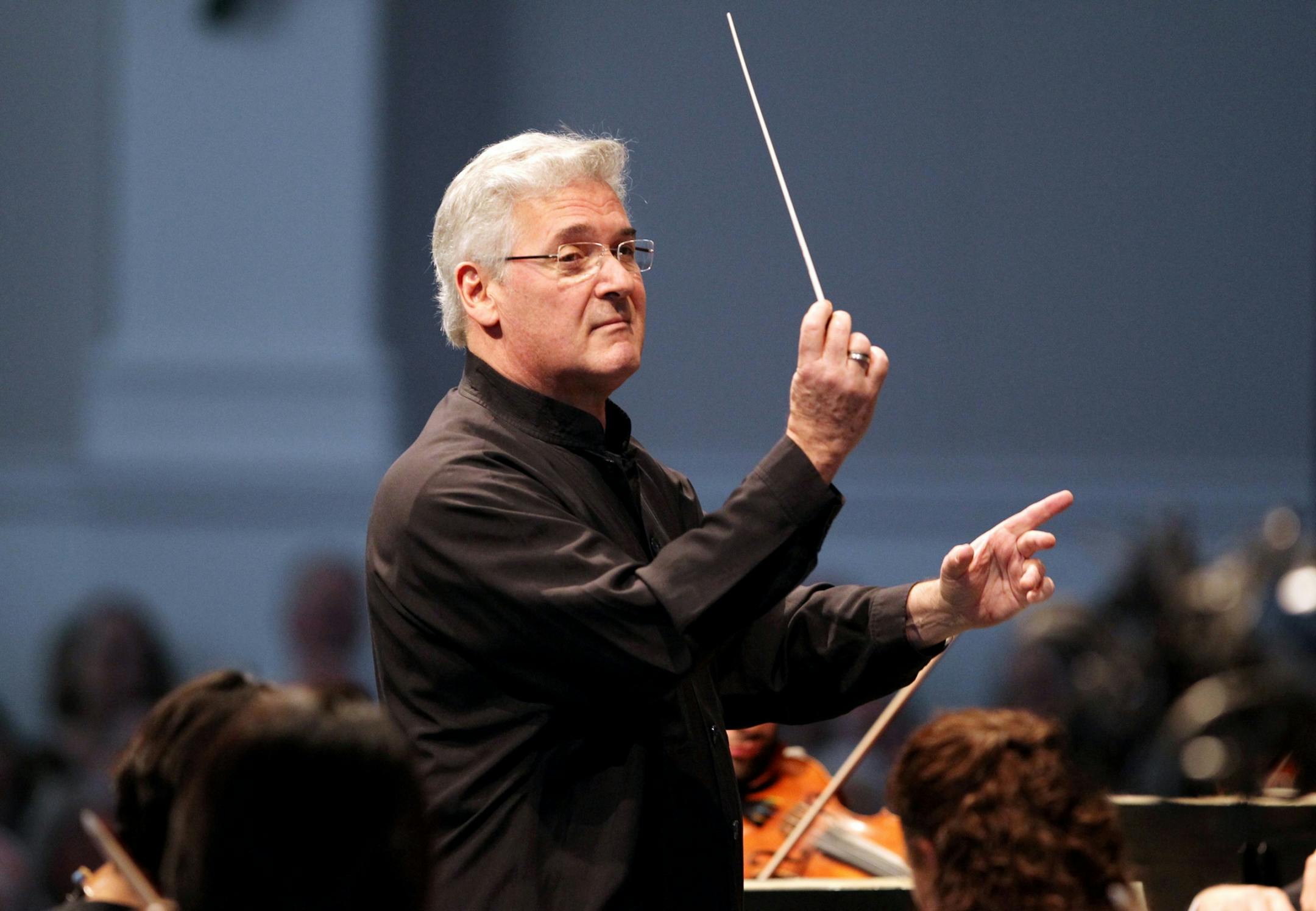 Pinchas Zukerman, internationally acclaimed violin soloist and conductor, played with and led the Saint Paul Chamber Orchestra in an all Mozart program at Wayzata Community Church December 2, 2012. The event was a fundraising concert for the musicians of the SPCO who have been locked out without salary and benefits since October 21st.