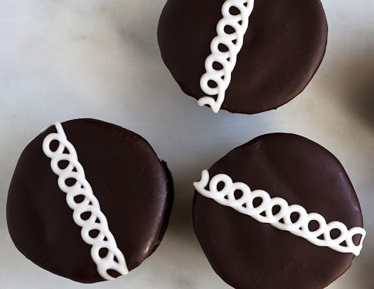 Store-bought Hostess Cupcakes.