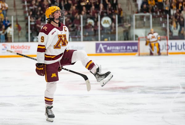 Gophers forward Taylor Heise (9), above vs. Wisconsin earlier this month, scored two goals to lead Minnesota to a 6-2 win over St. Thomas on Saturday.