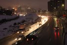 Traffic flows through a rainy I-35W, seen from the E. 26th St. Bridge Thursday, Dec. 27, 2018, in Minneapolis, MN.] DAVID JOLES • david.joles@startr