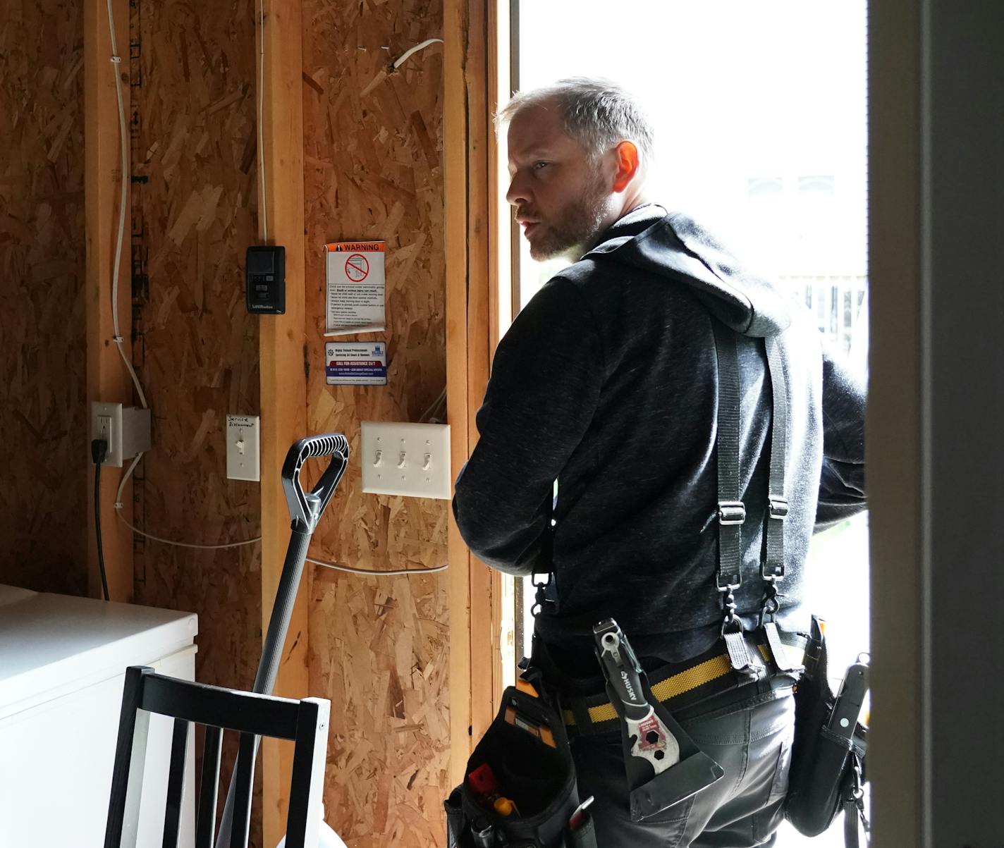 Structure Tech certified home inspector Bryan Scholtes looked over a Minneapolis home purchased by Rachel Allen. ] Shari L. Gross &#x2022; shari.gross@startribune.com Julia Israel is a Keller Williams agent who is meeting a pair of clients who made an offer on this house even before it hit the market. Israel and her clients are doing a walk-through inspection.